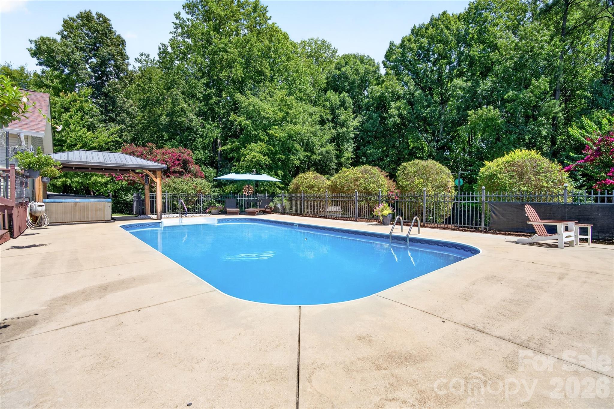 153 Folkstone Road — Mooresville