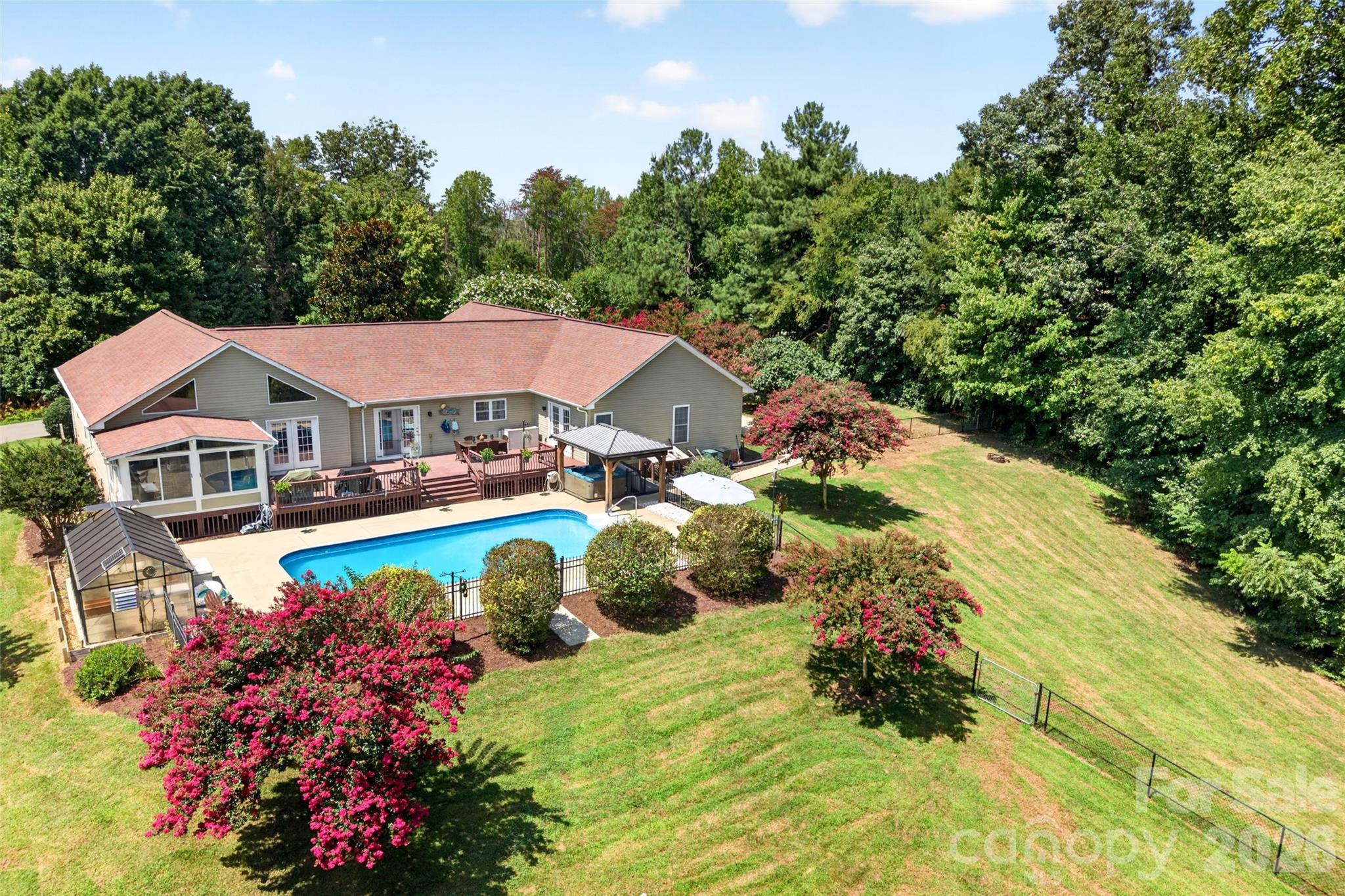153 Folkstone Road — Mooresville