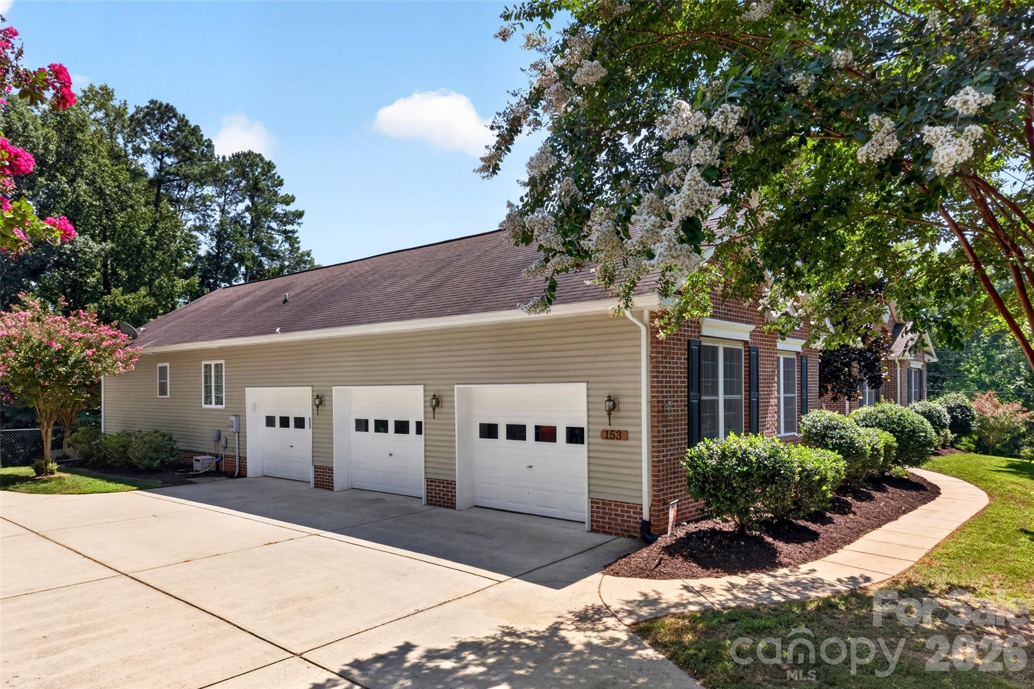 153 Folkstone Road — Mooresville
