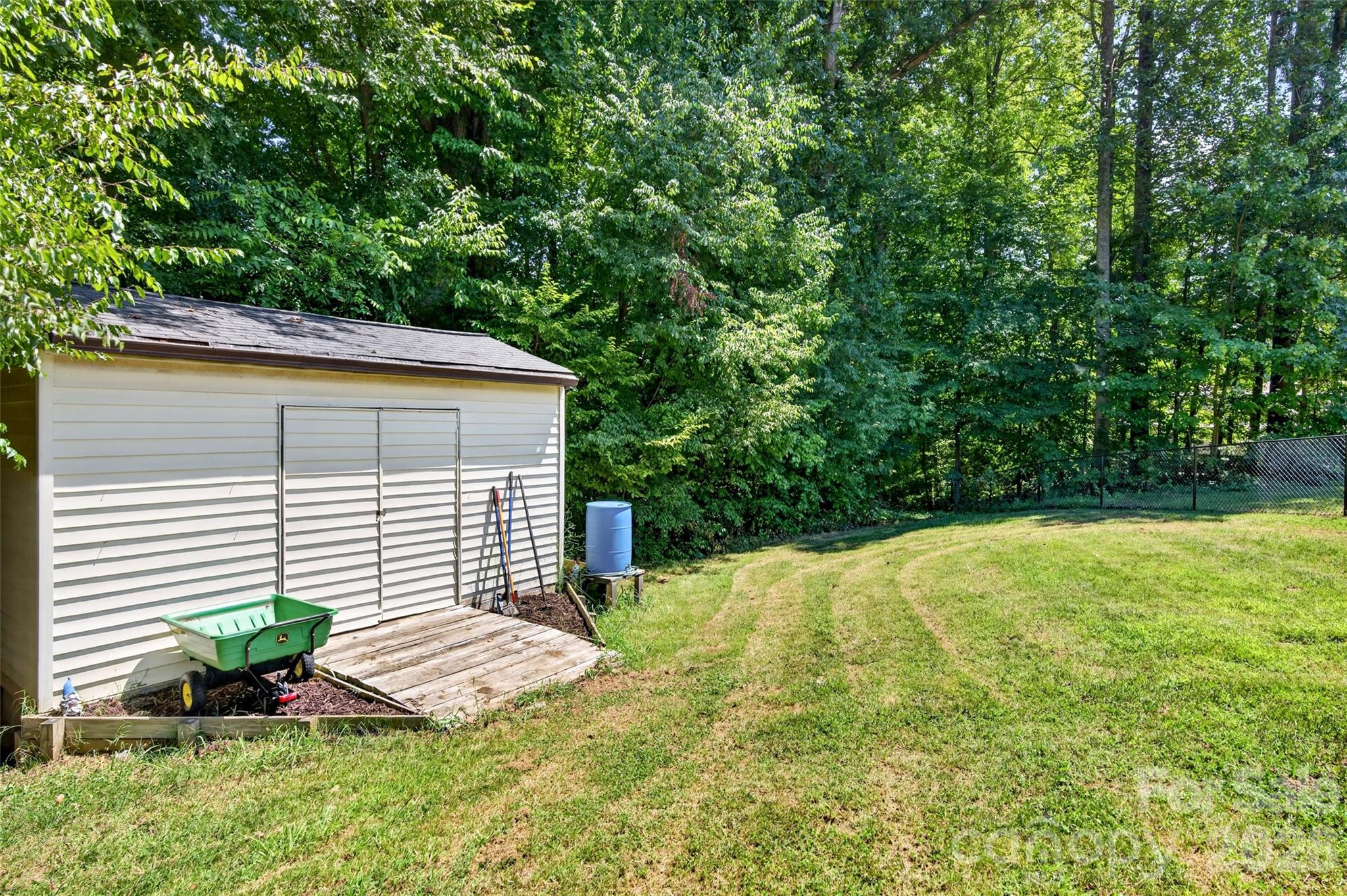 153 Folkstone Road — Mooresville