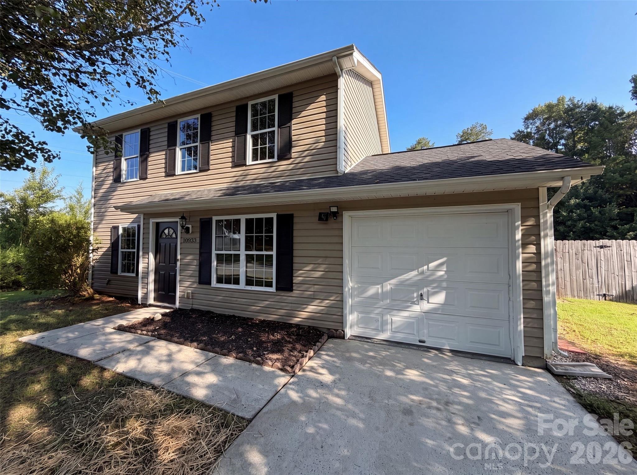 10933 Pointer Ridge Drive — Charlotte