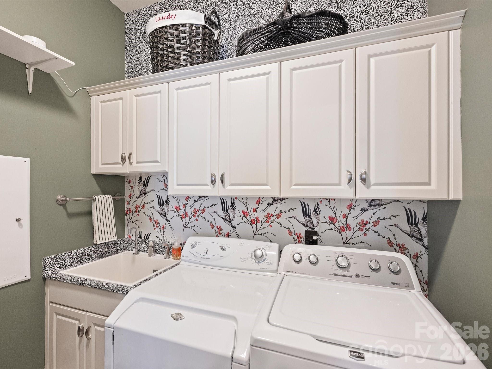 8843 Heydon Hall Circle — Charlotte