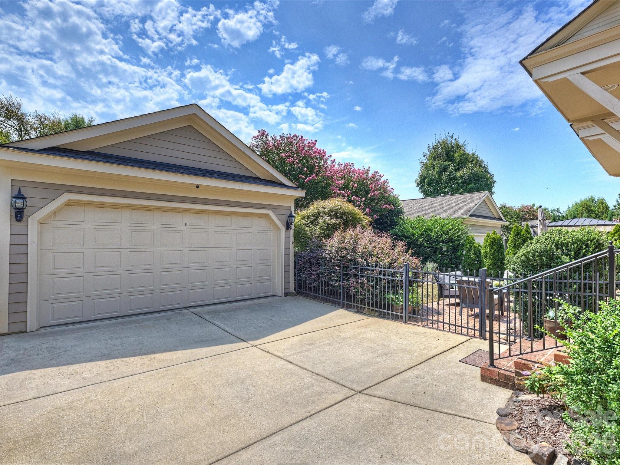 8843 Heydon Hall Circle — Charlotte