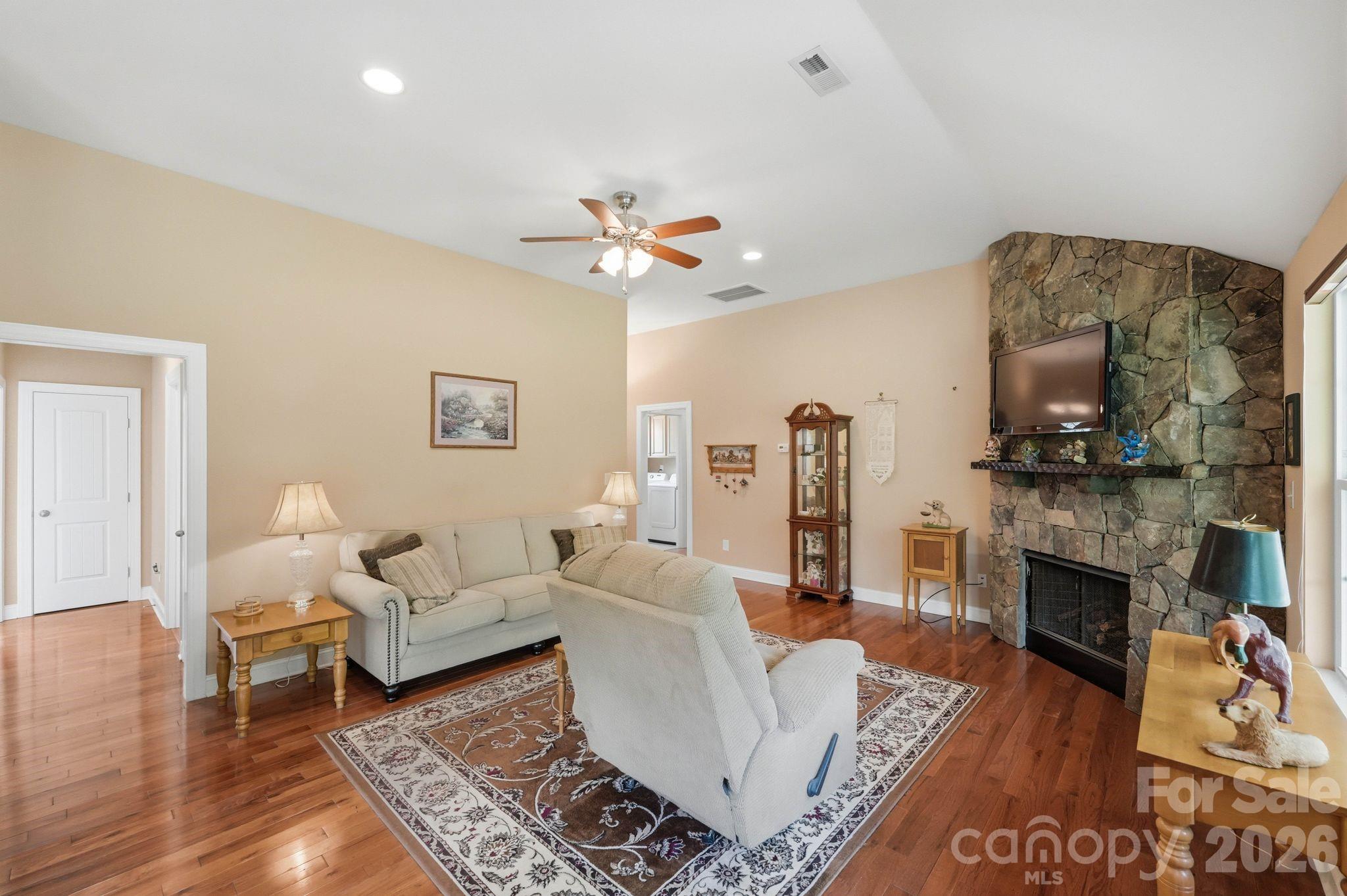 107 E Vista View Place — Mooresville