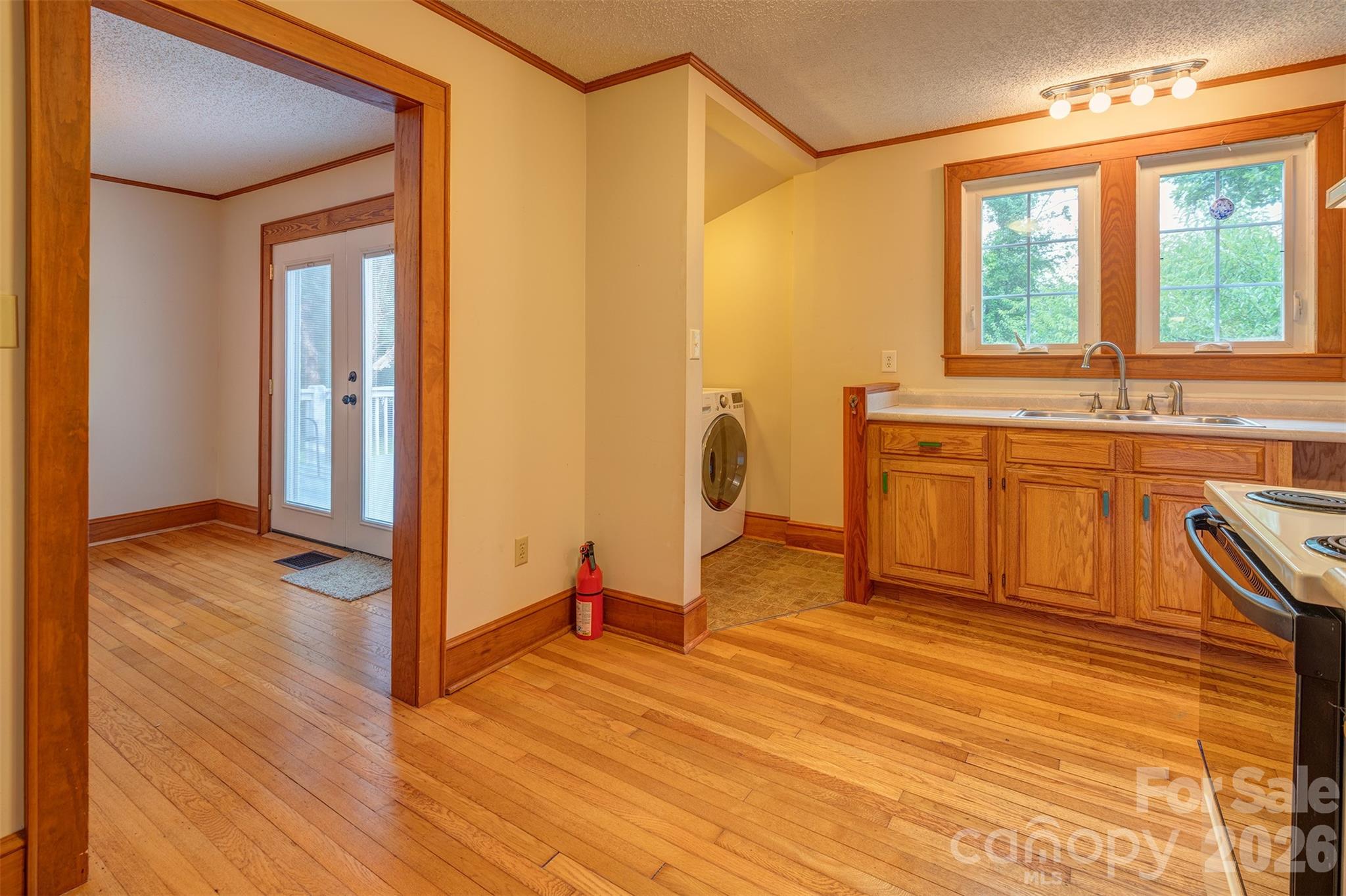 103 S Main Street — Weaverville