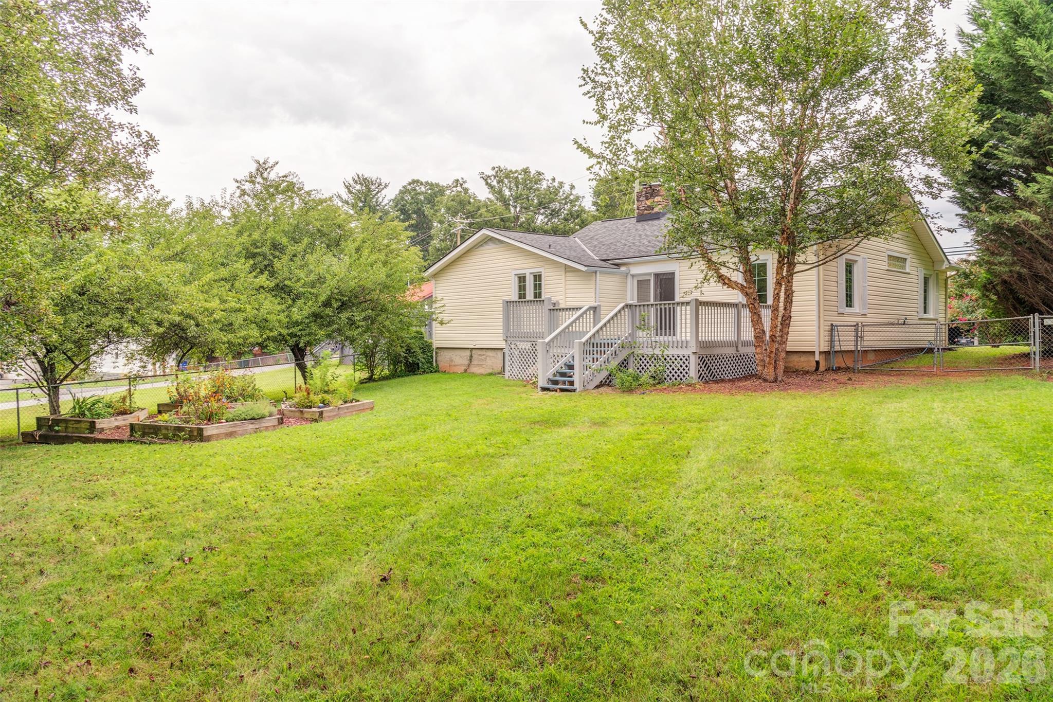103 S Main Street — Weaverville