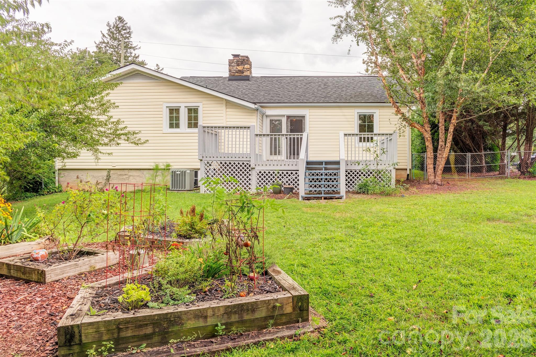 103 S Main Street — Weaverville
