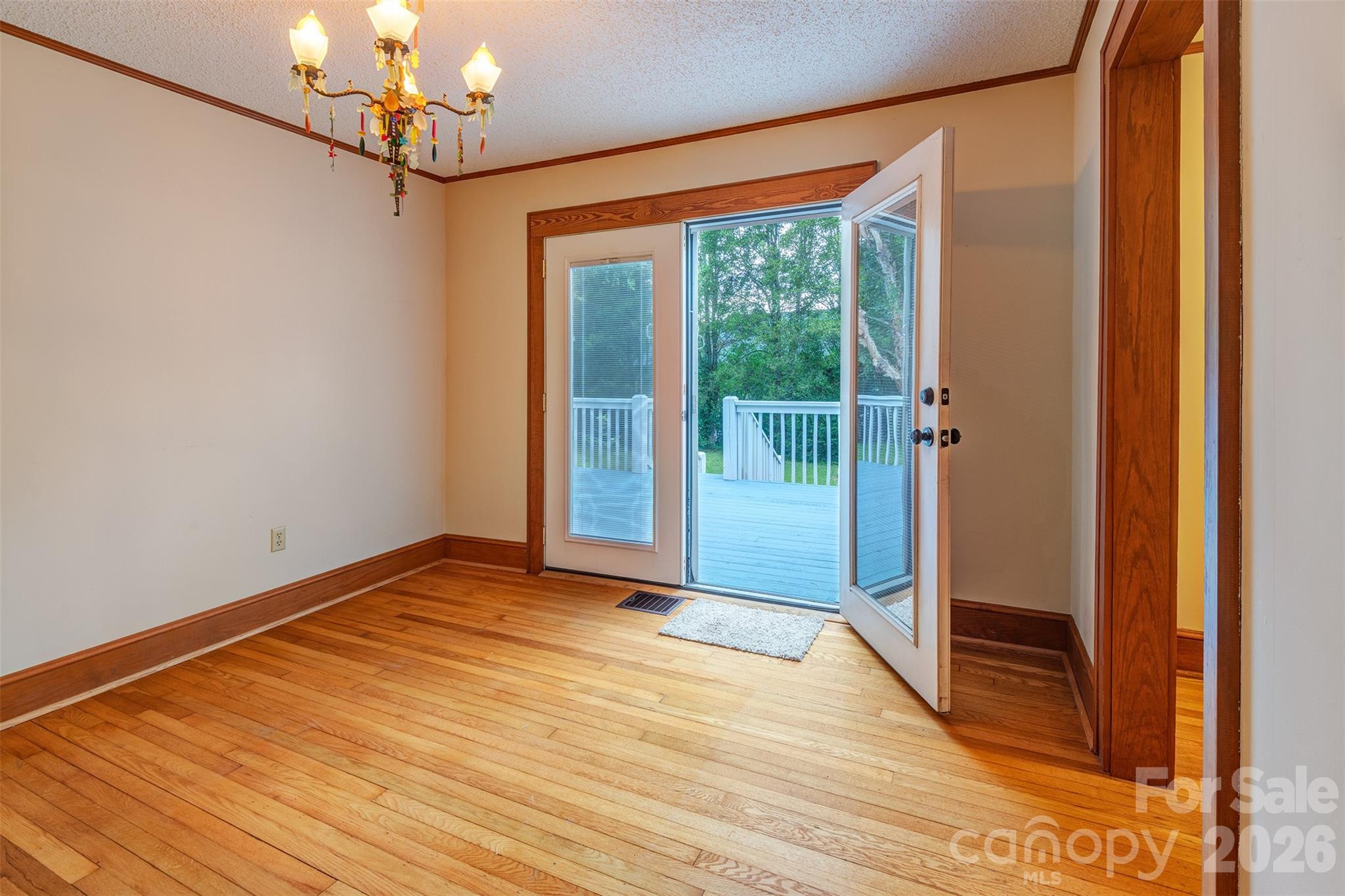 103 S Main Street — Weaverville