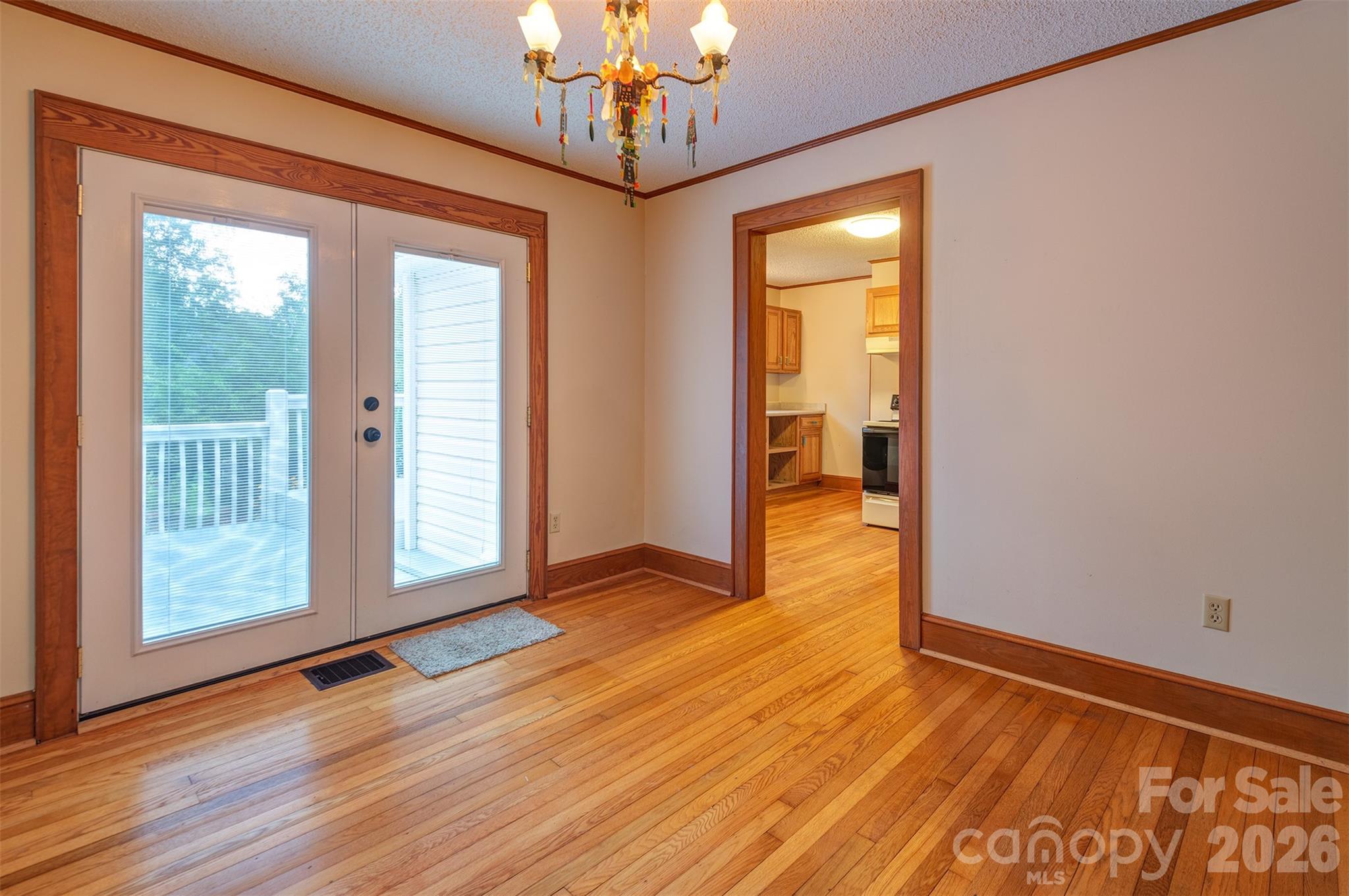 103 S Main Street — Weaverville