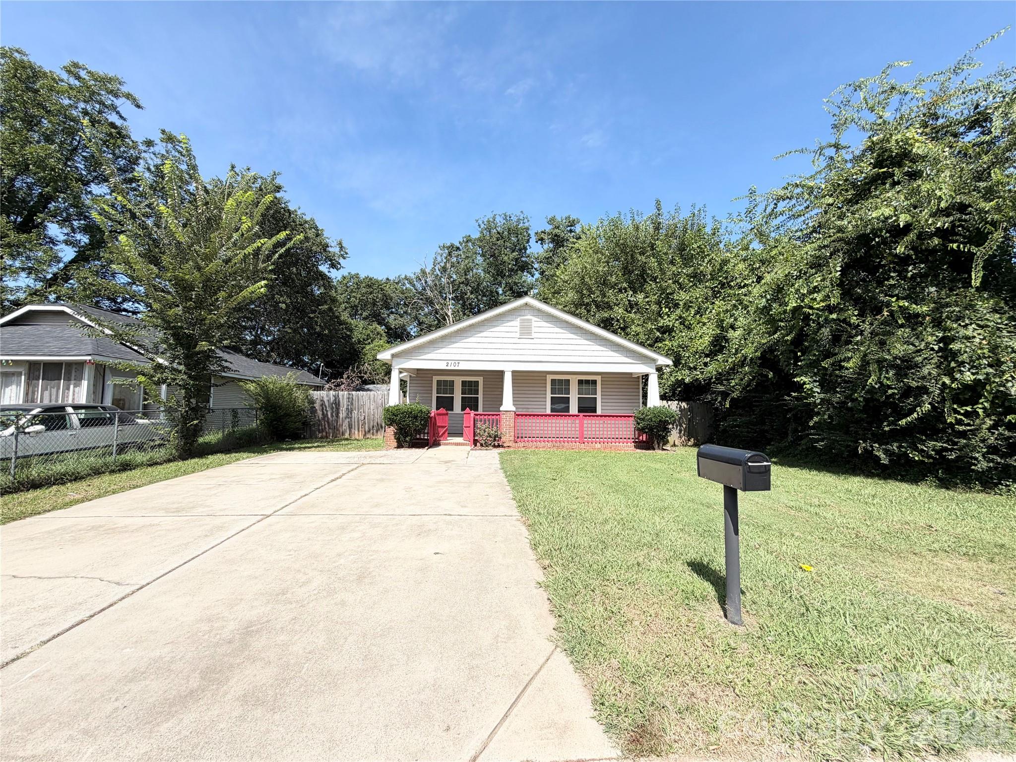 2107 Custer Street — Charlotte