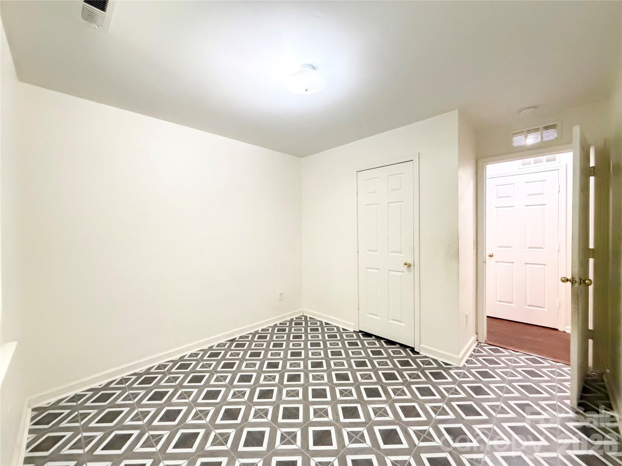2107 Custer Street — Charlotte