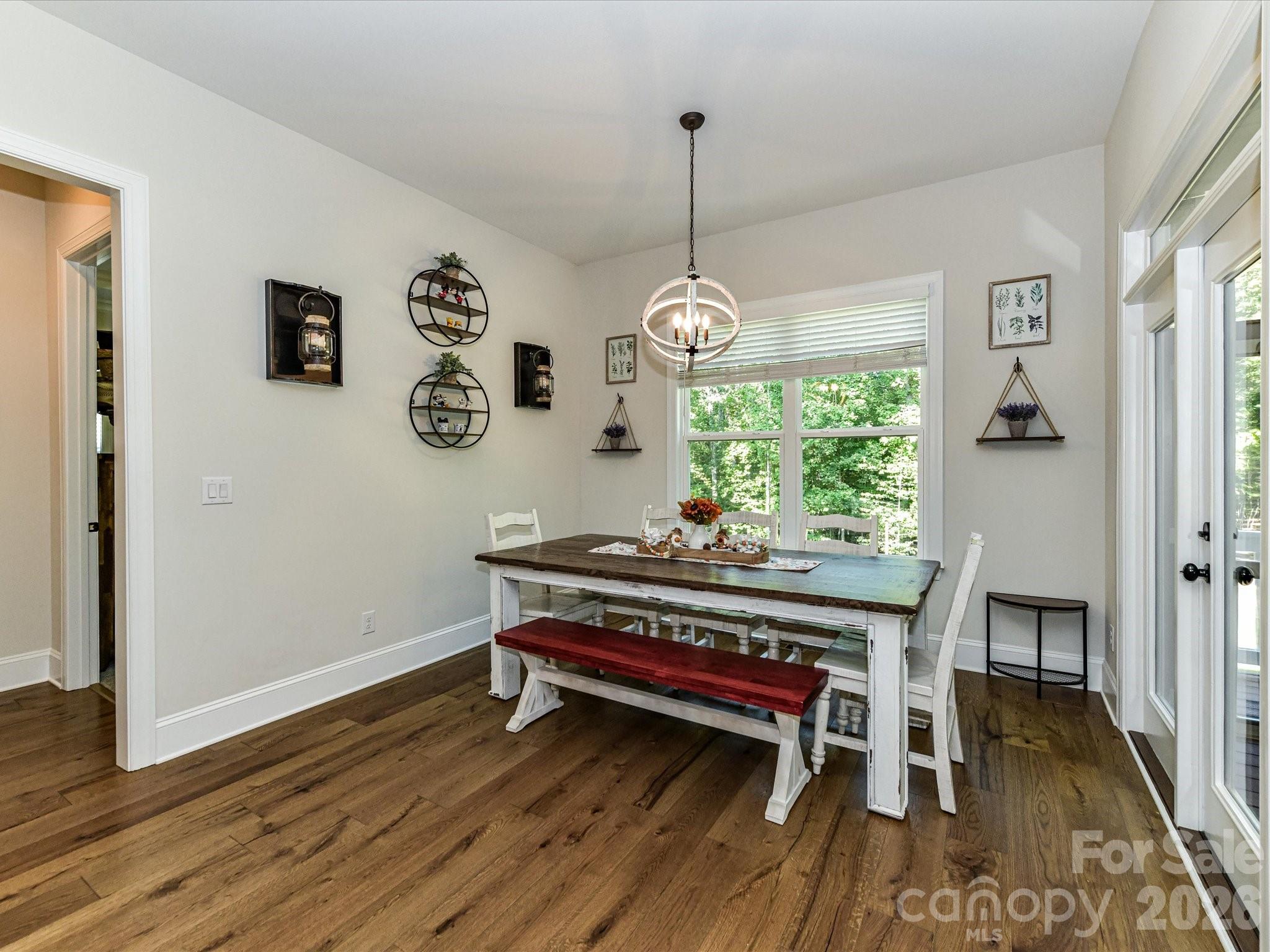 555 Shepherd Lane — Clover