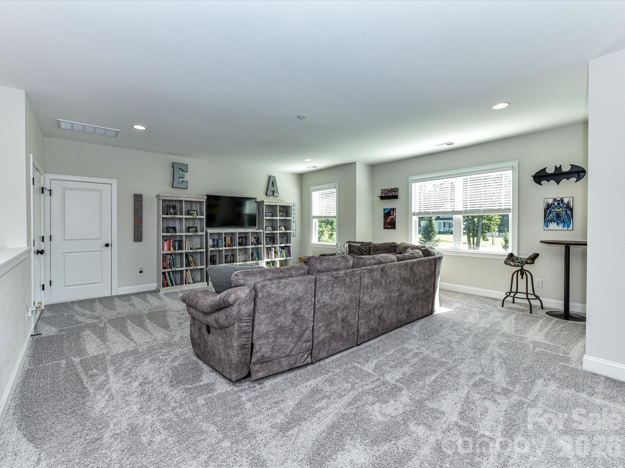 555 Shepherd Lane — Clover