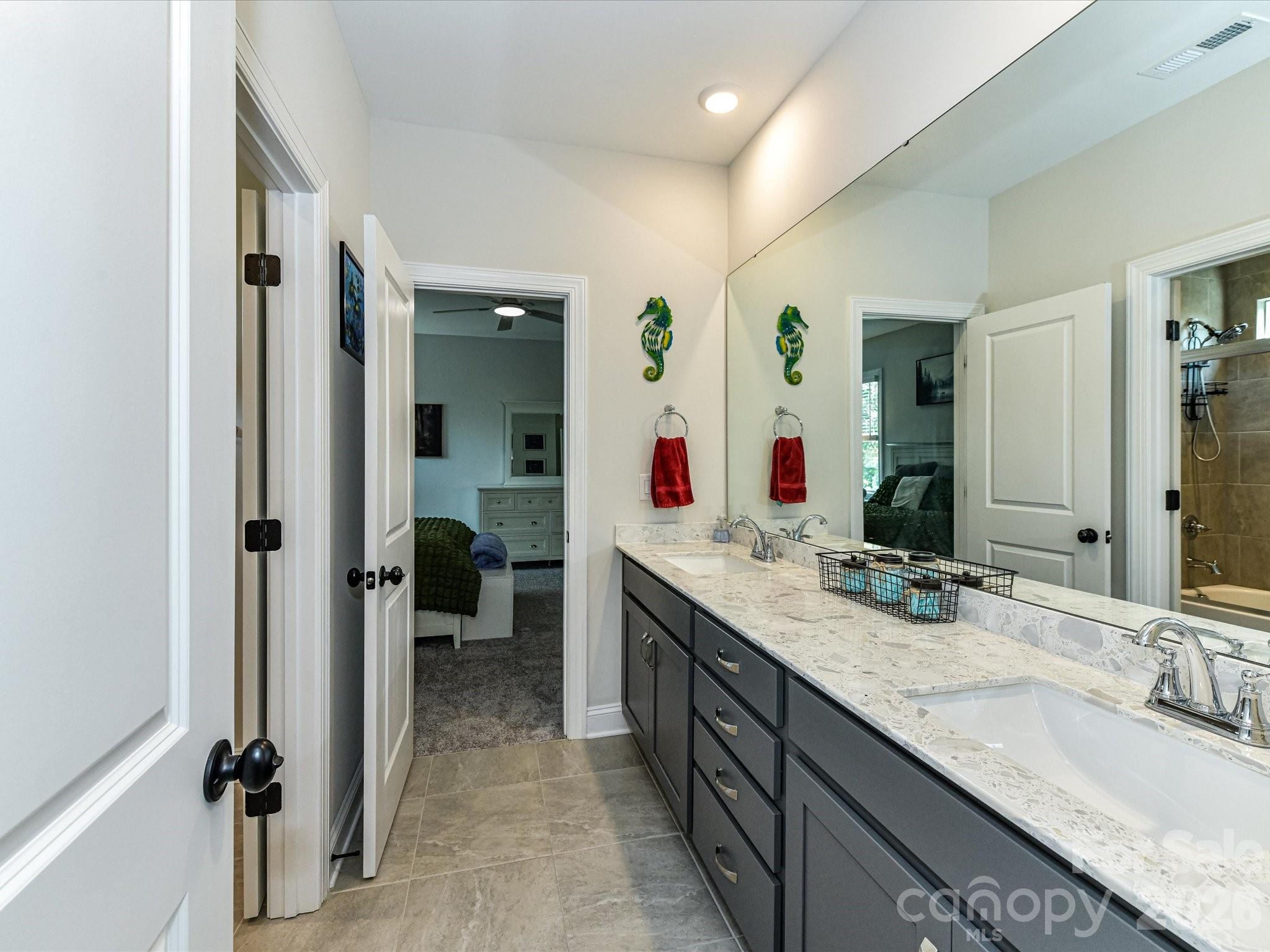555 Shepherd Lane — Clover