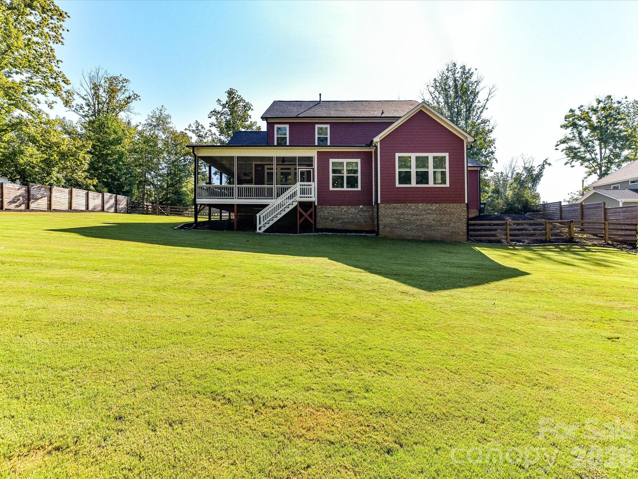 555 Shepherd Lane — Clover