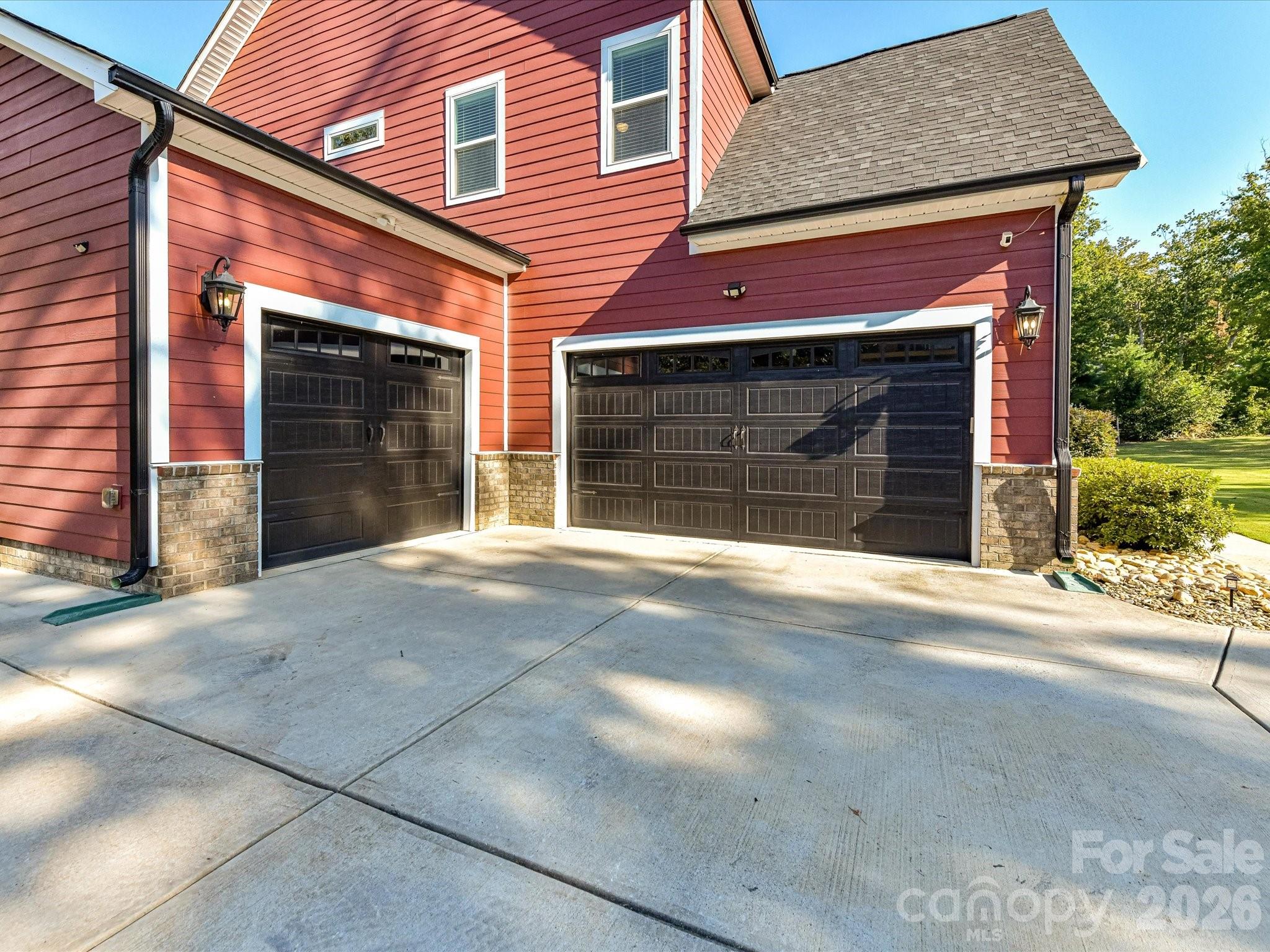 555 Shepherd Lane — Clover