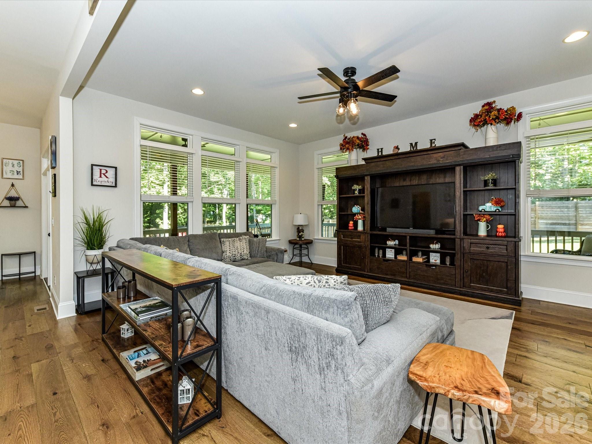 555 Shepherd Lane — Clover