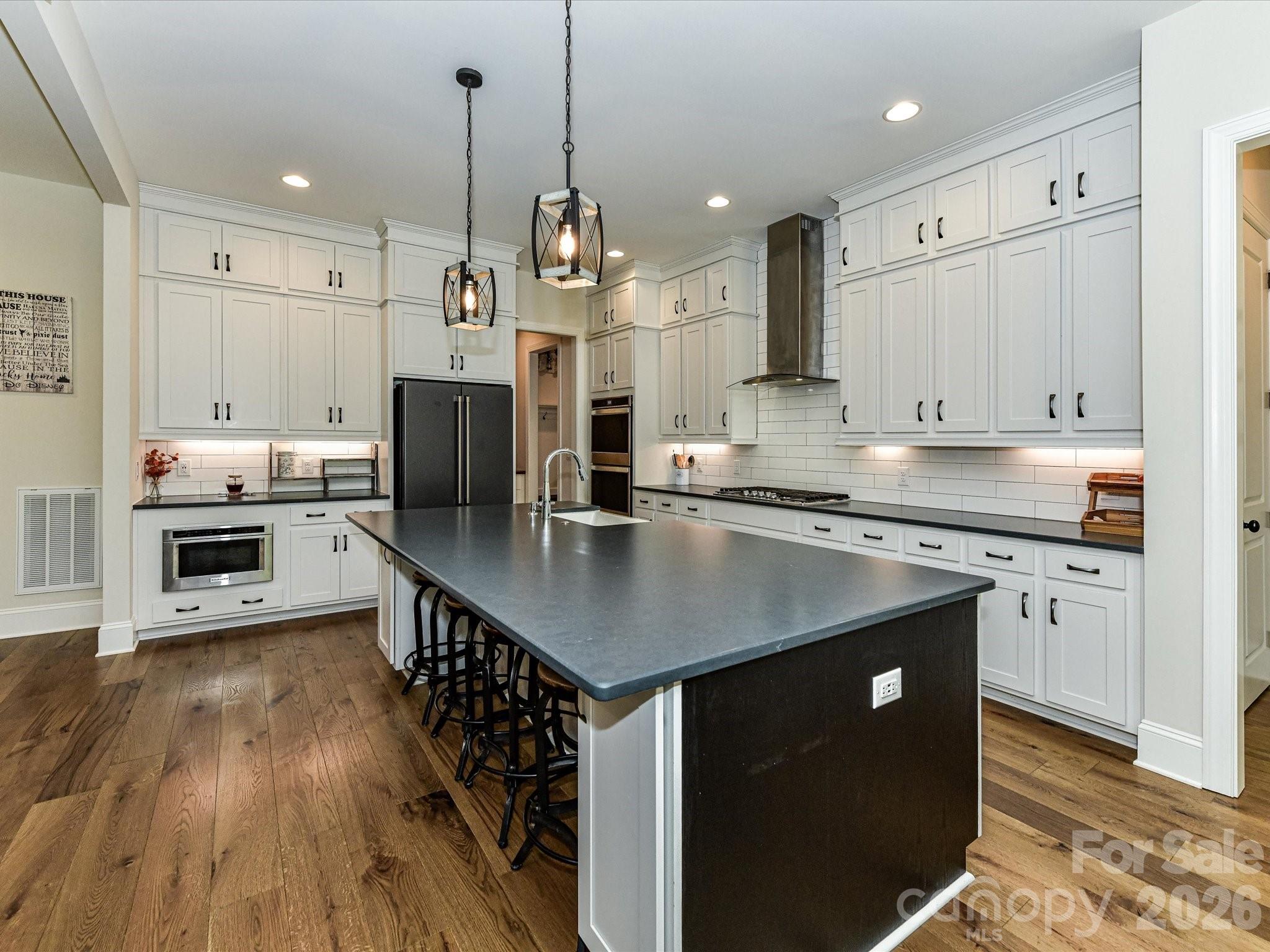 555 Shepherd Lane — Clover