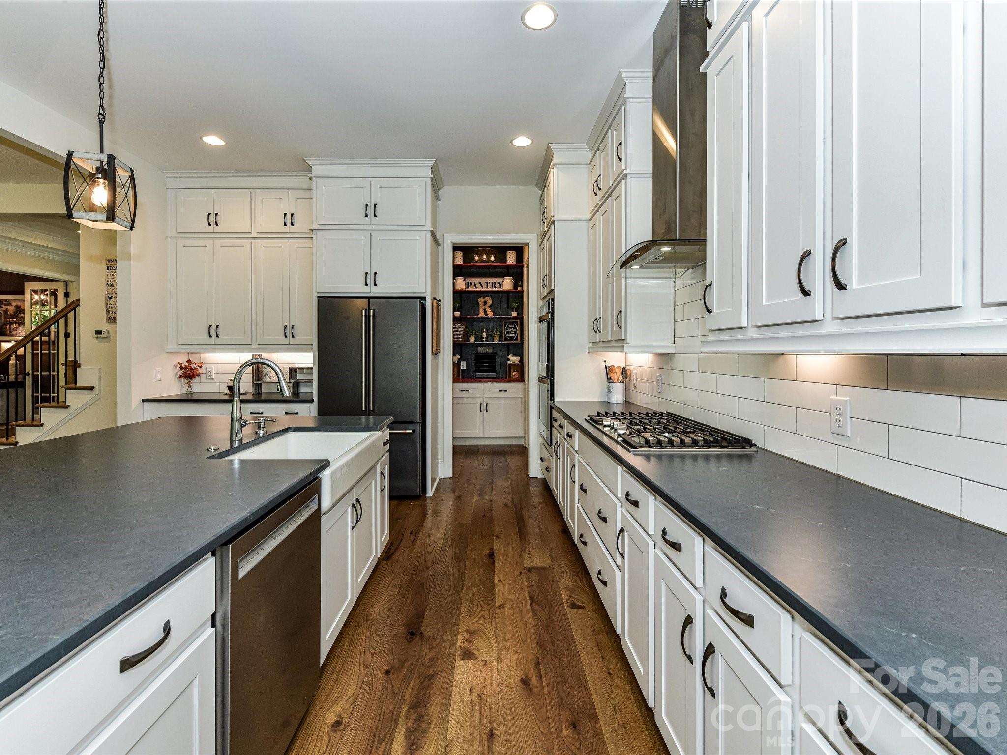 555 Shepherd Lane — Clover