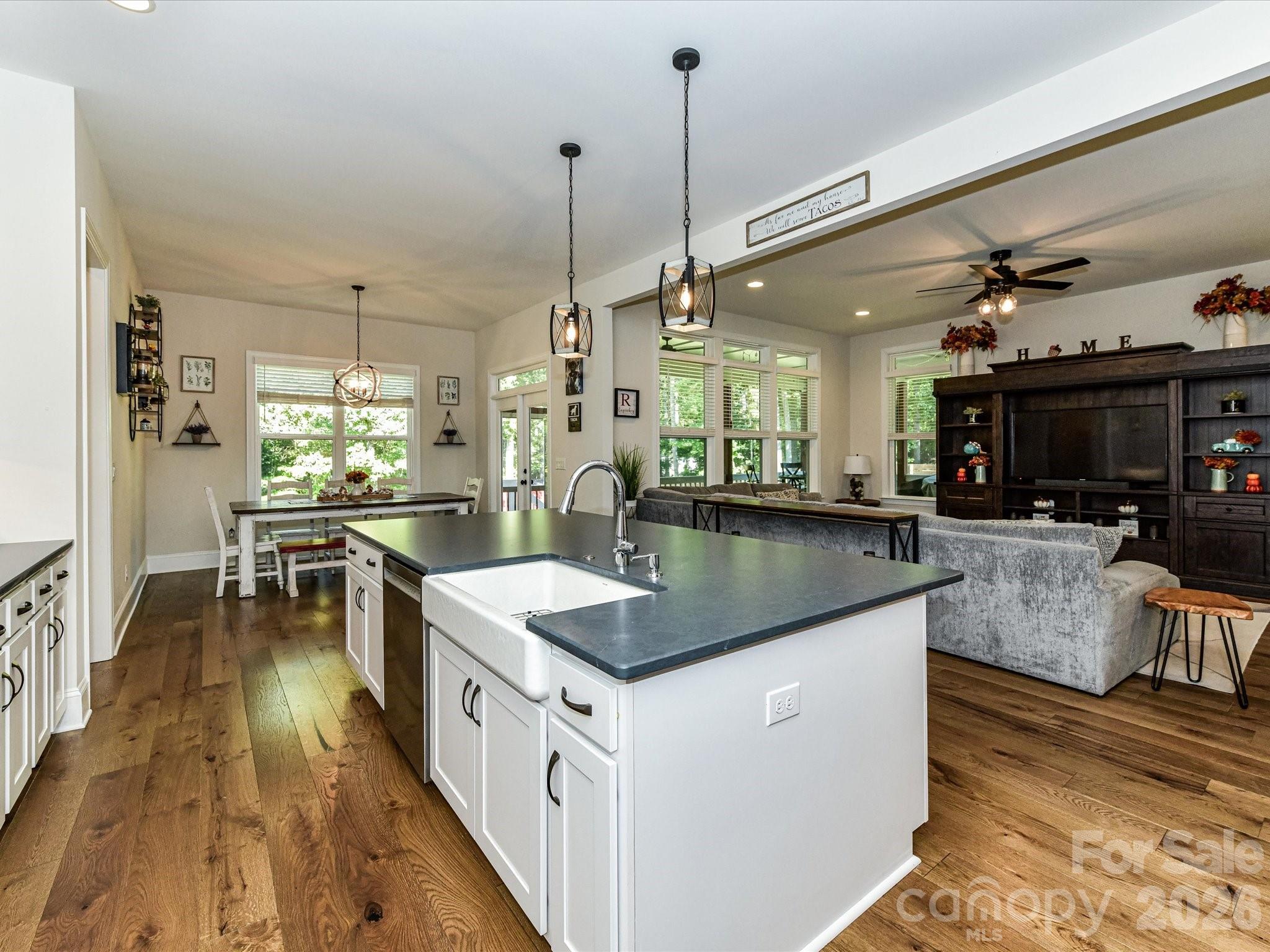 555 Shepherd Lane — Clover