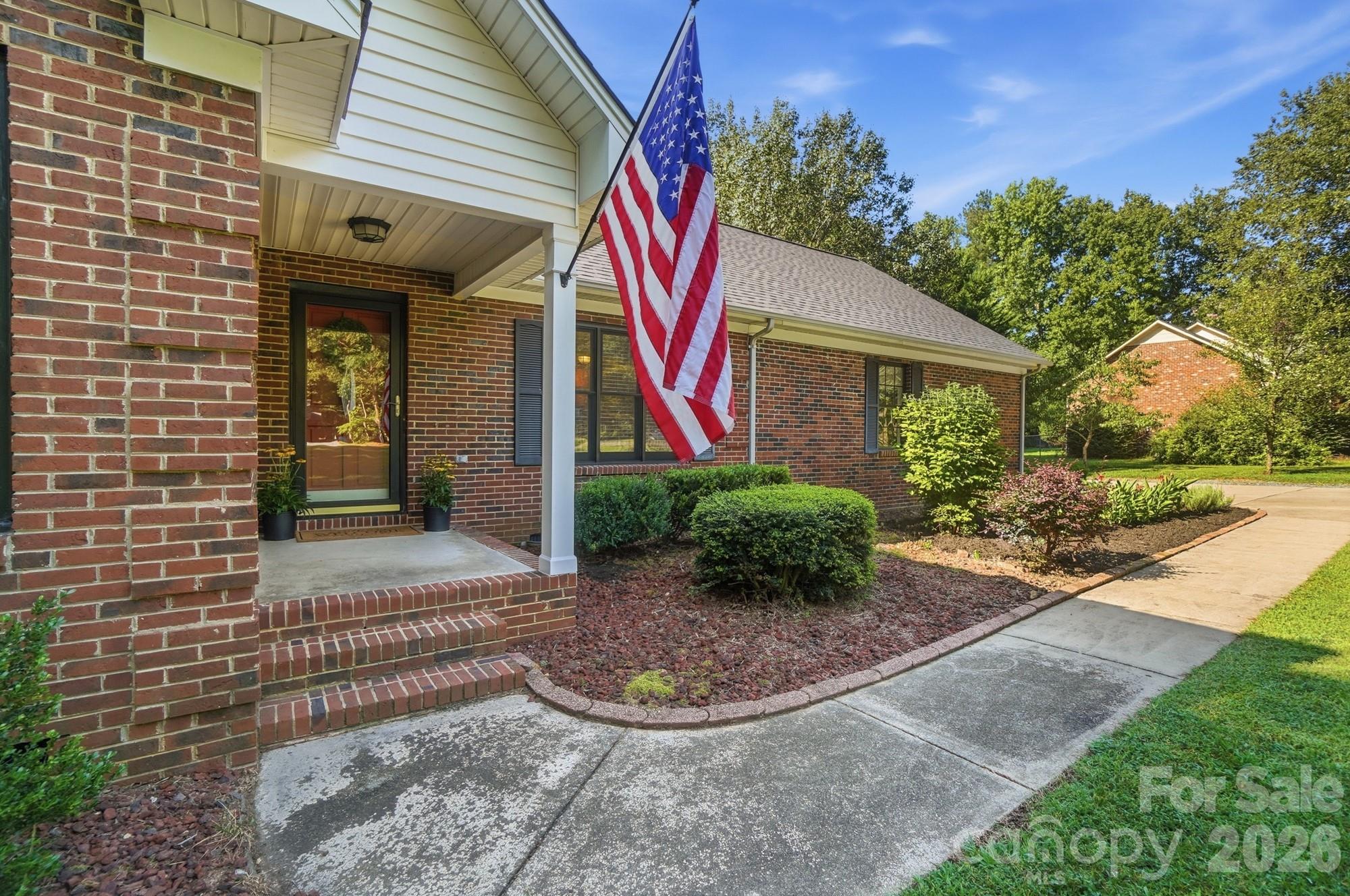 416 Ambrose Lane — Monroe