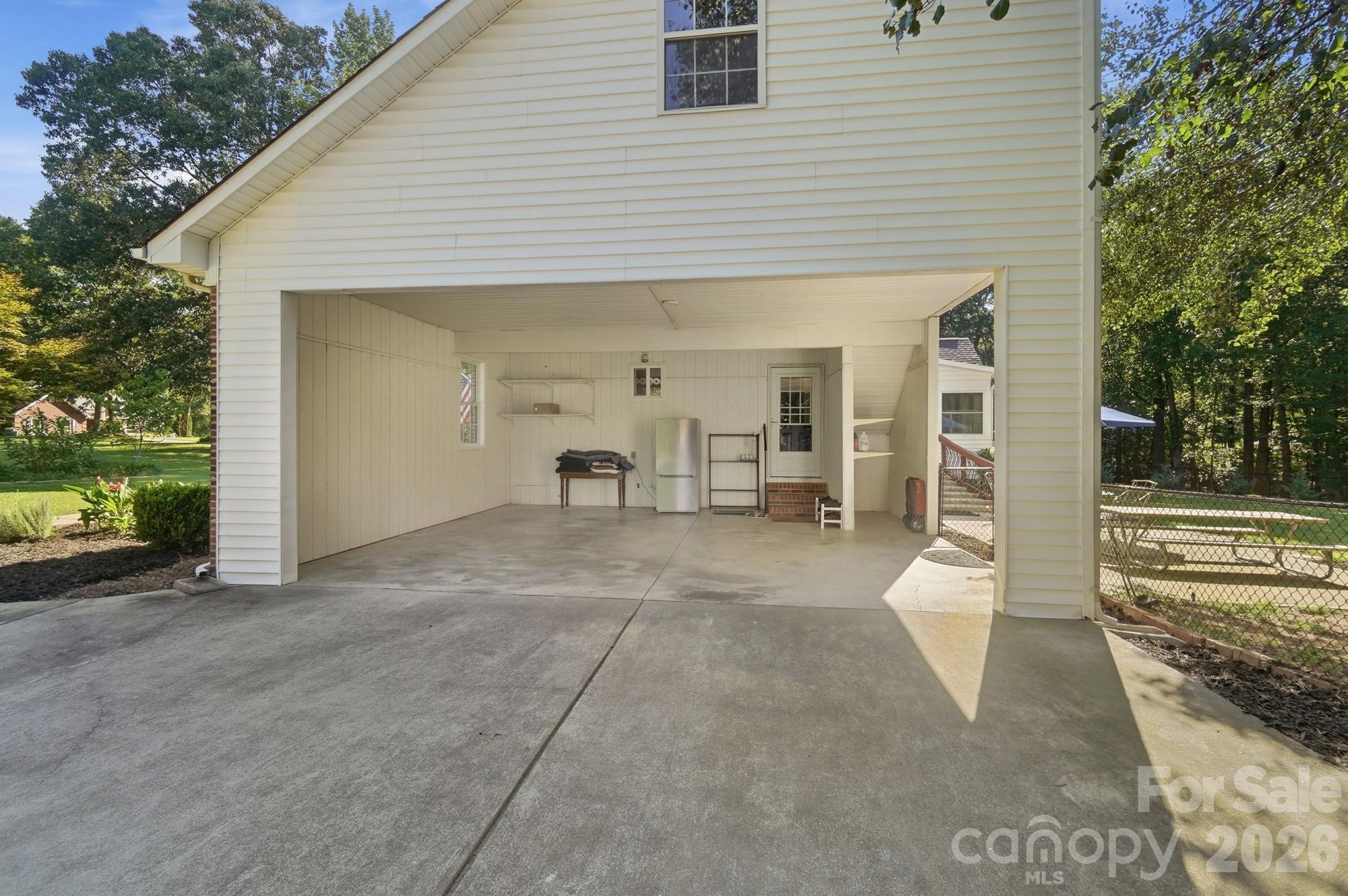 416 Ambrose Lane — Monroe