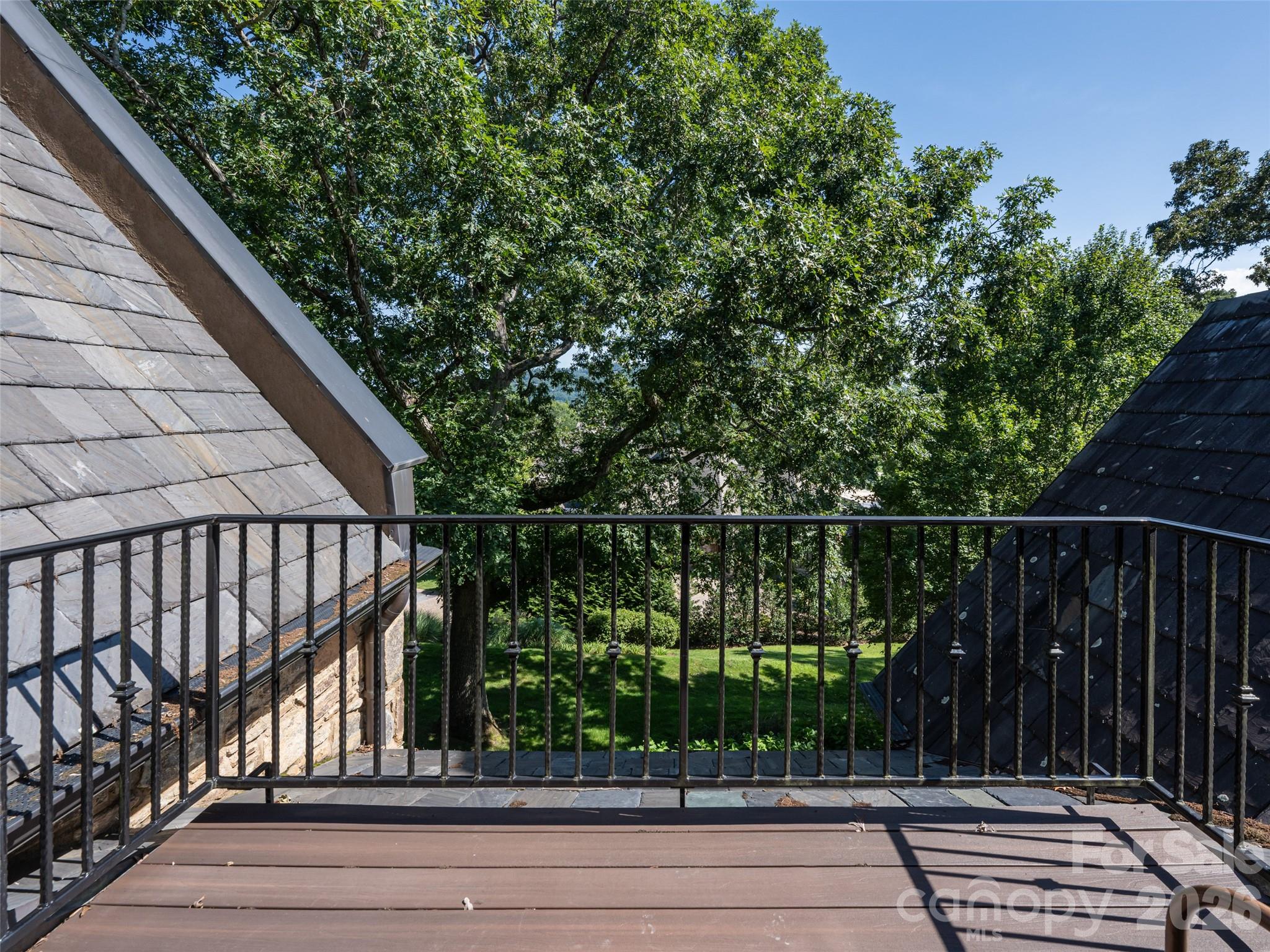 16 Village Oak Drive — Arden