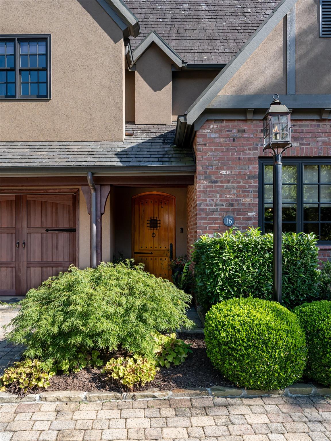 16 Village Oak Drive — Arden