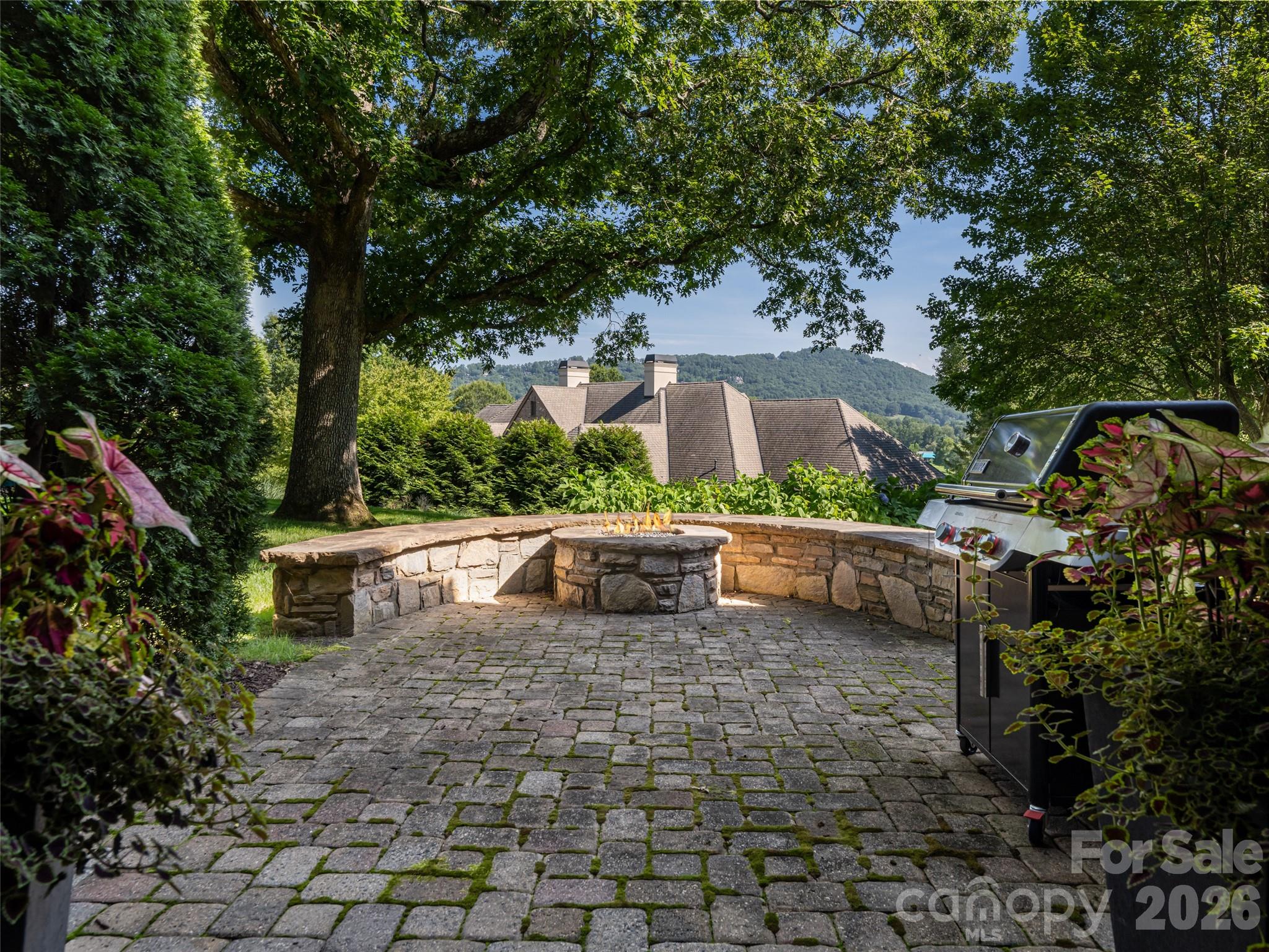 16 Village Oak Drive — Arden