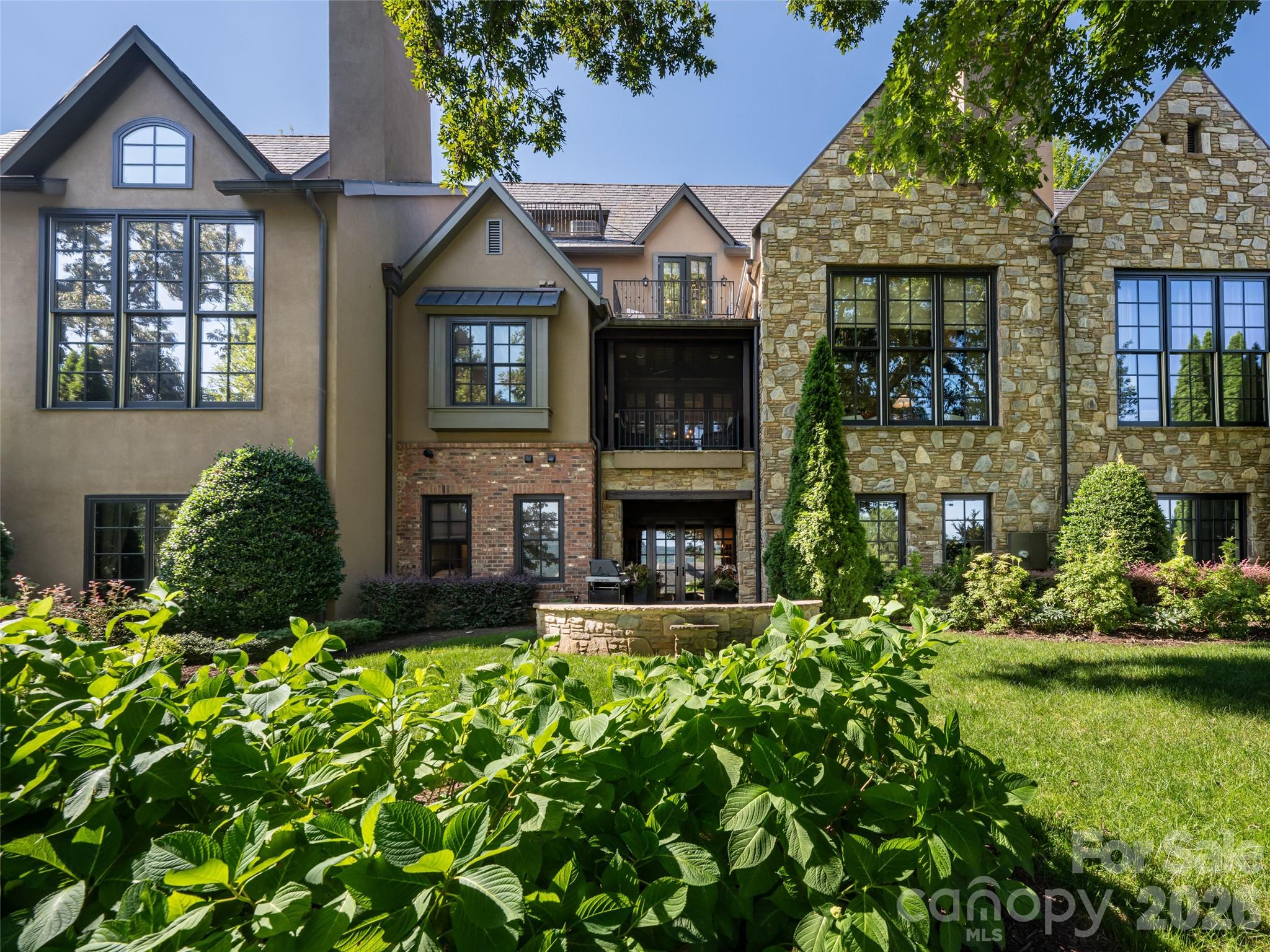 16 Village Oak Drive — Arden