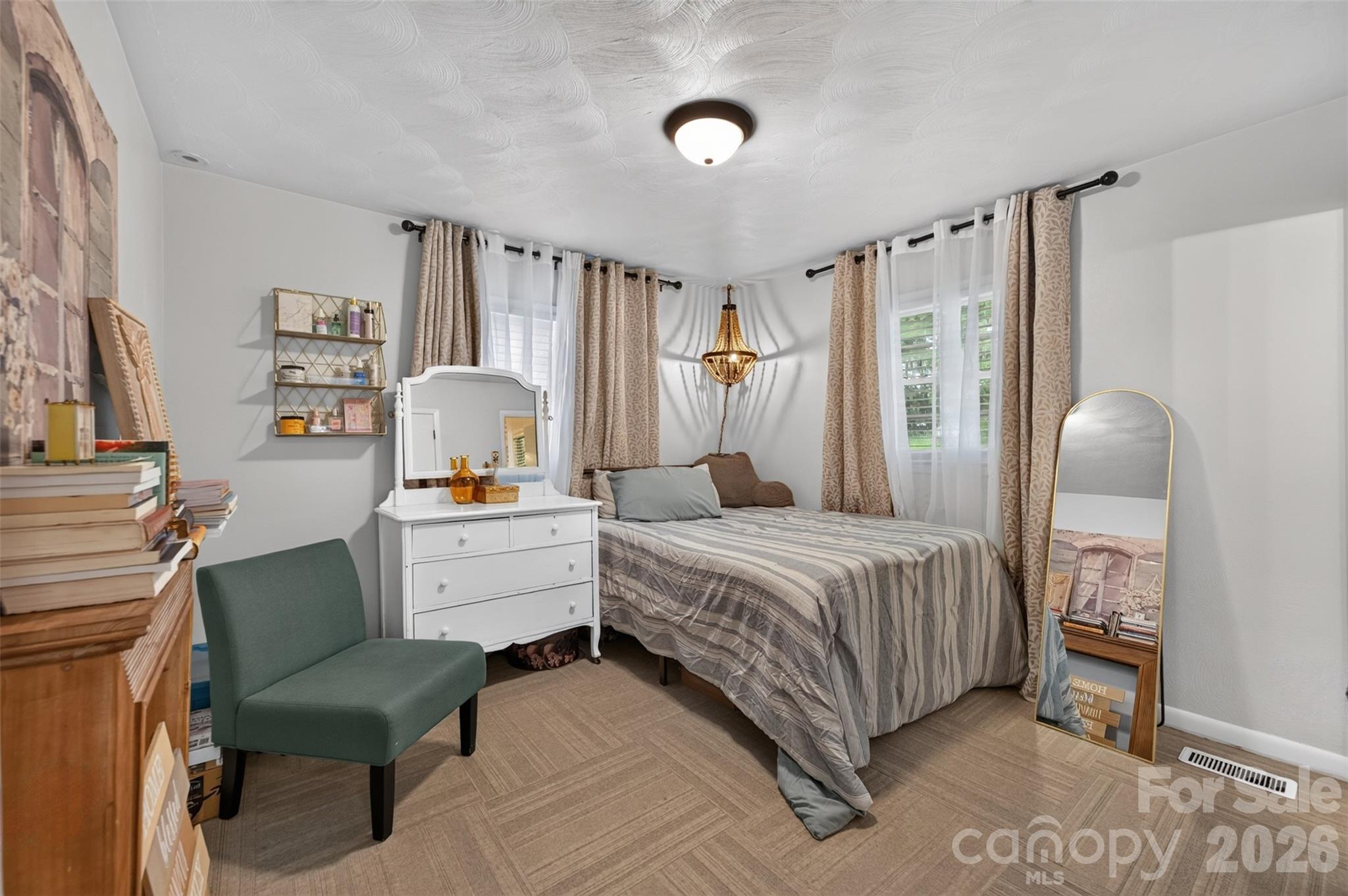 1063 14th Avenue NW — Hickory