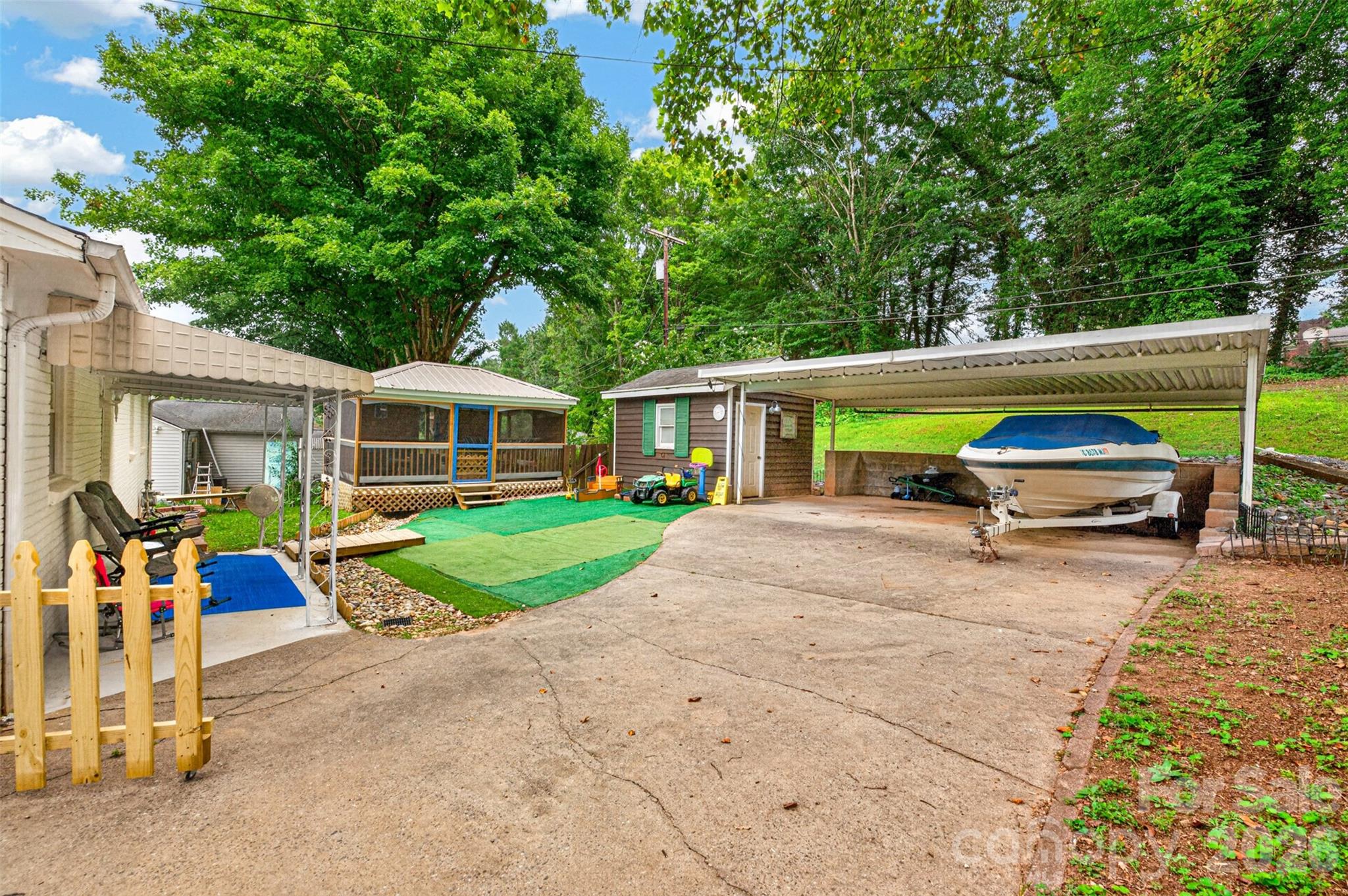 1063 14th Avenue NW — Hickory