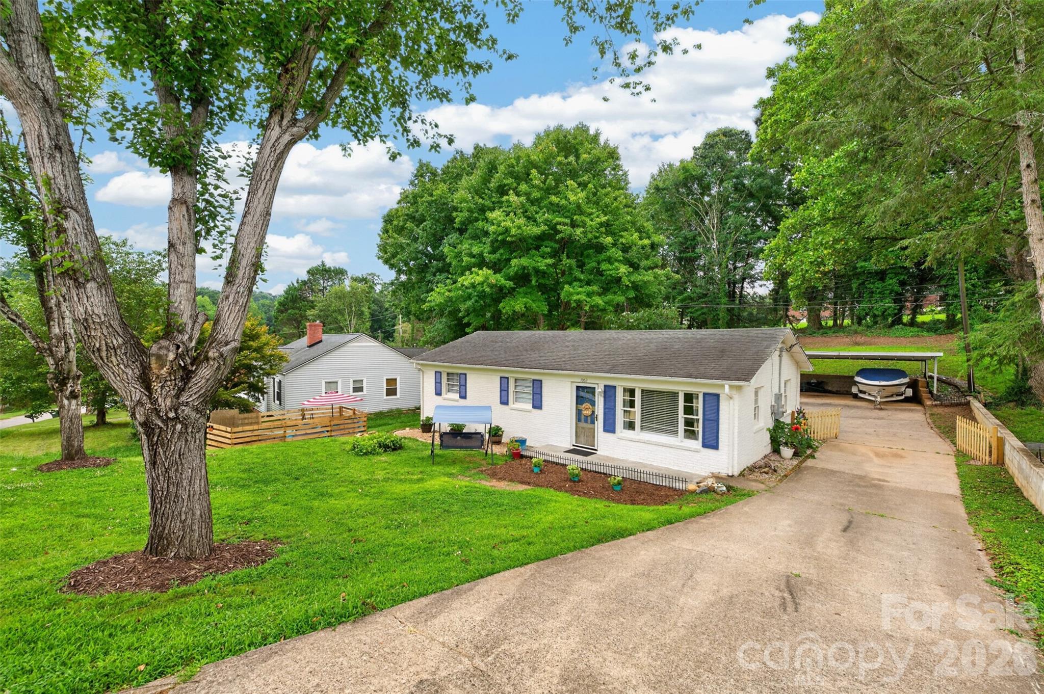 1063 14th Avenue NW — Hickory