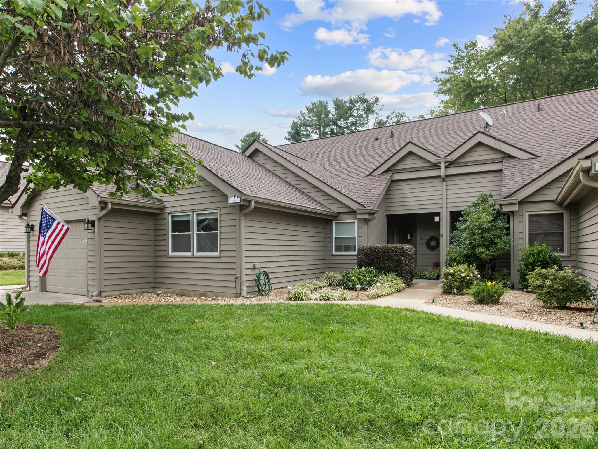 4 Tisha Lane — Hendersonville