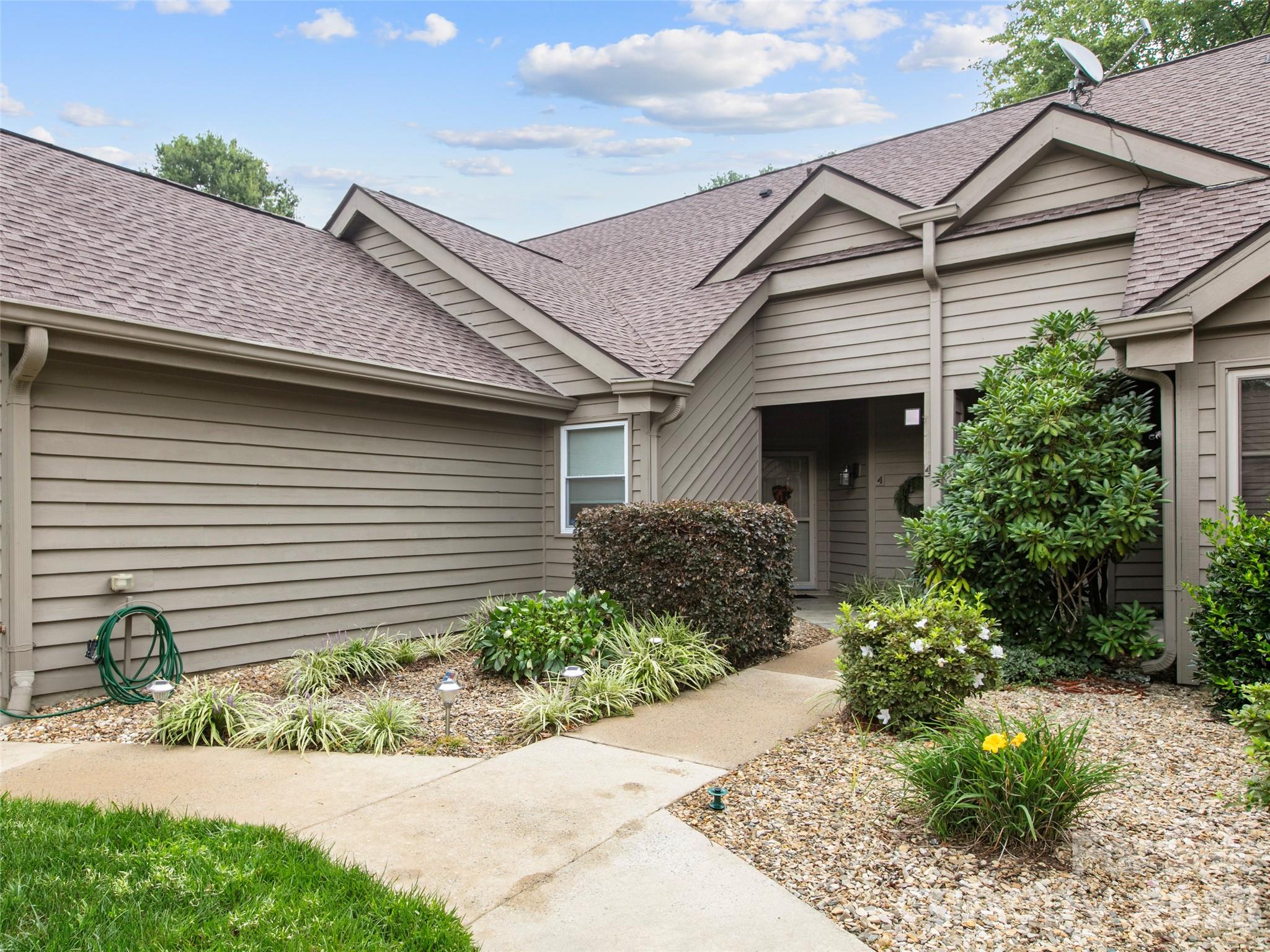 4 Tisha Lane — Hendersonville
