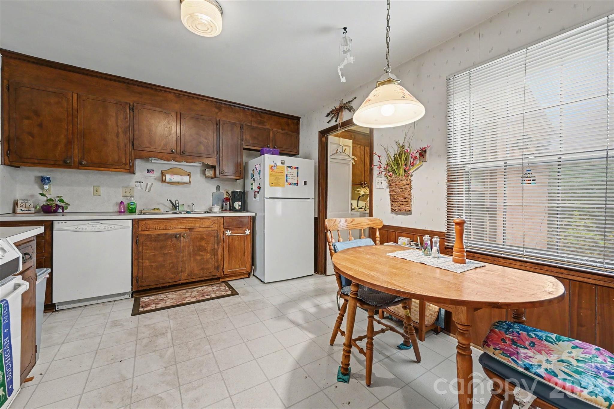 6869 Dumbarton Drive — Charlotte