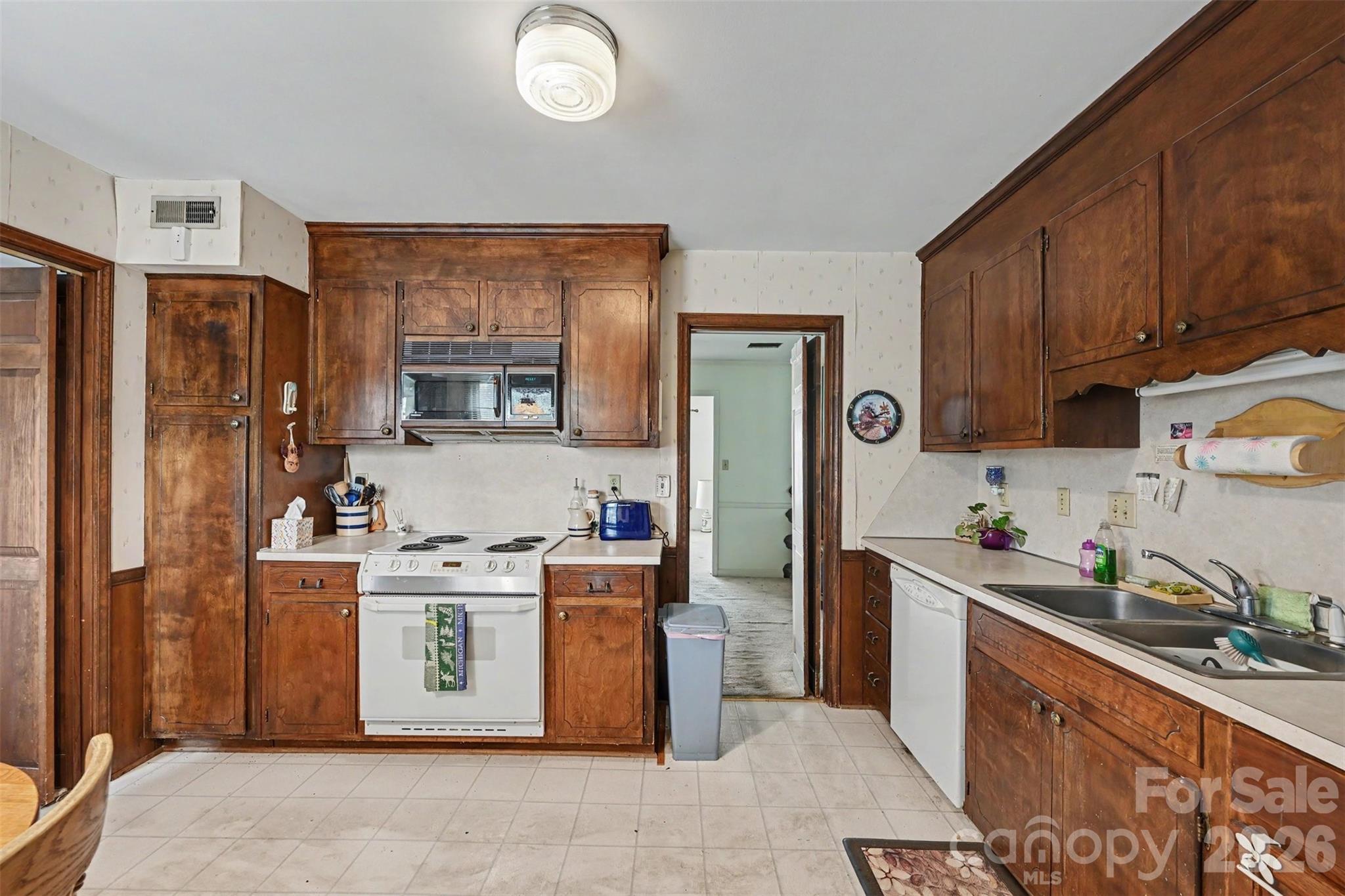 6869 Dumbarton Drive — Charlotte