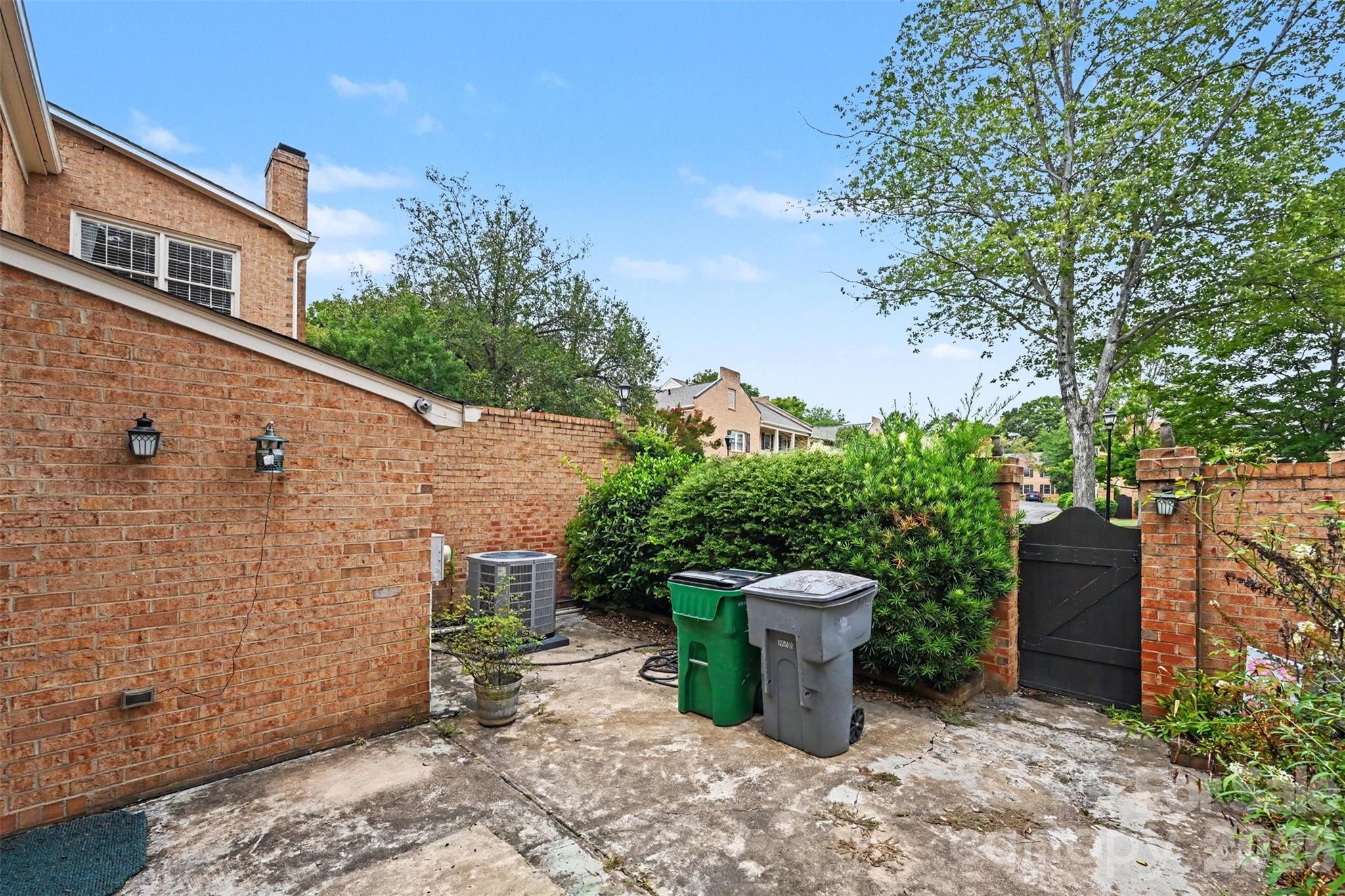6869 Dumbarton Drive — Charlotte