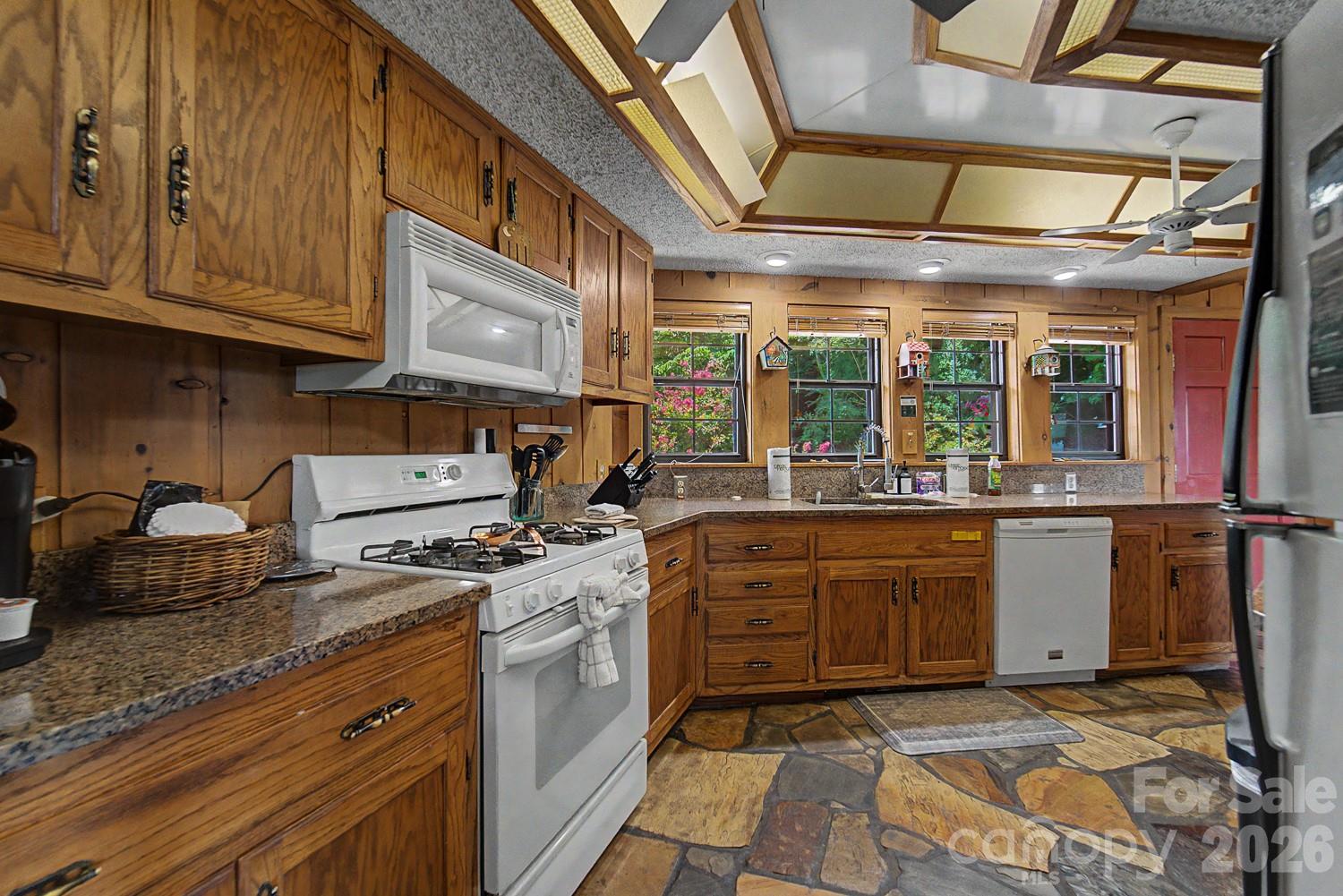 630 Smokey Vista Drive — Bryson City