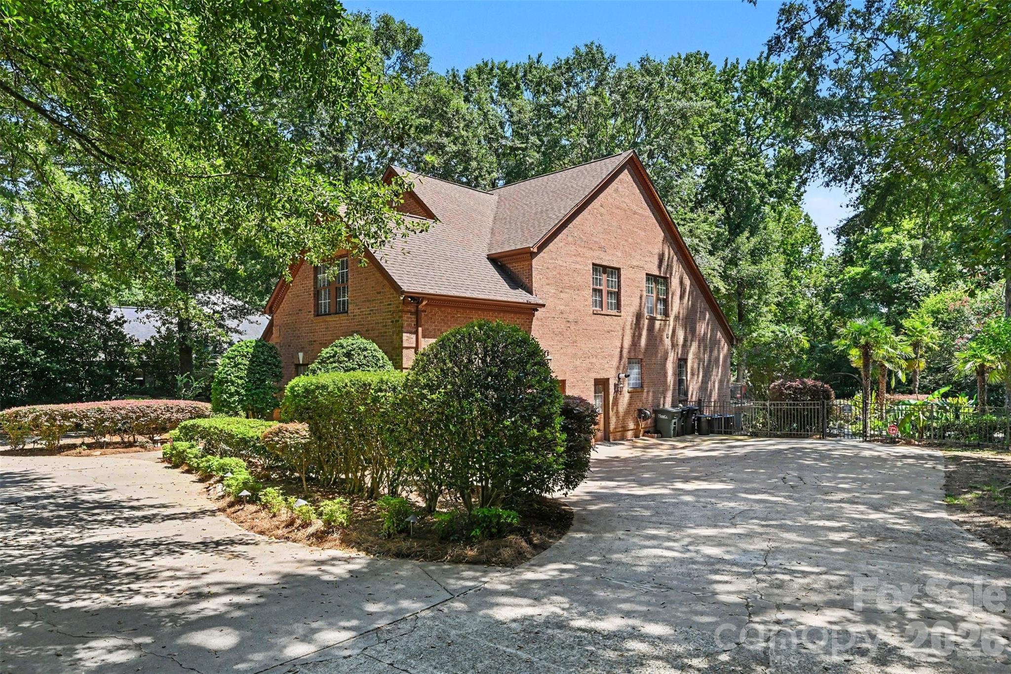 5625 Weddington Road — Concord