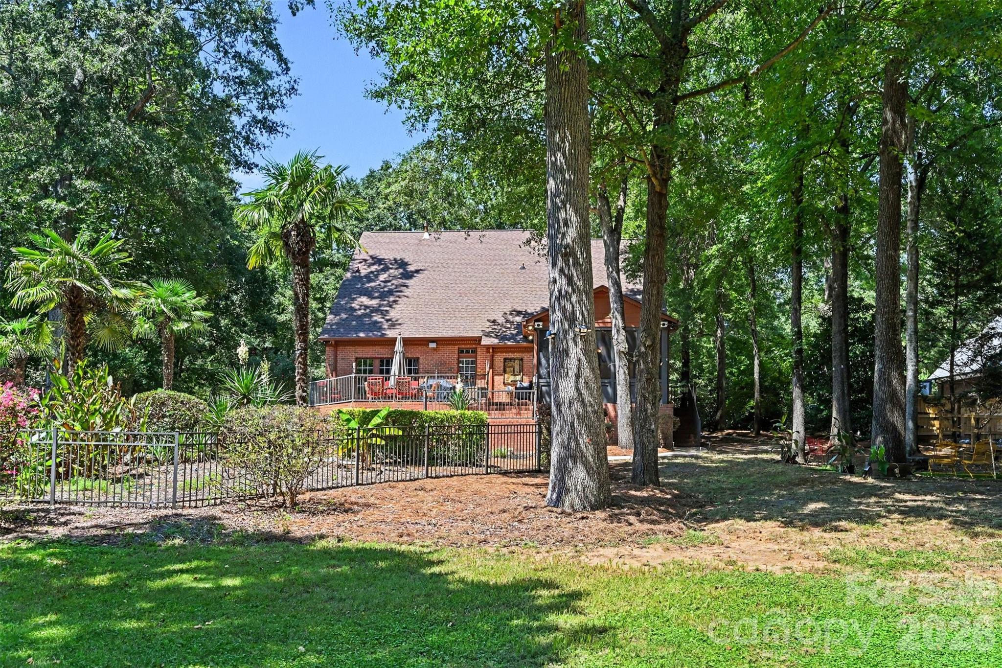 5625 Weddington Road — Concord