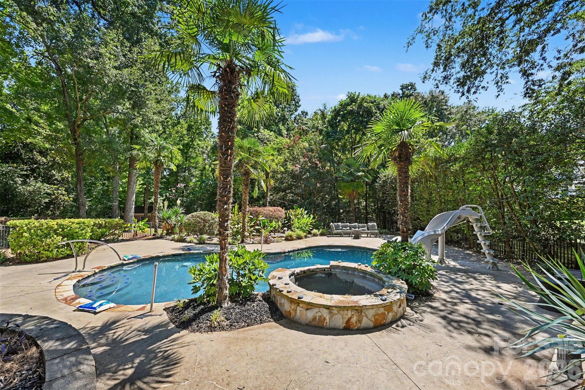 5625 Weddington Road — Concord