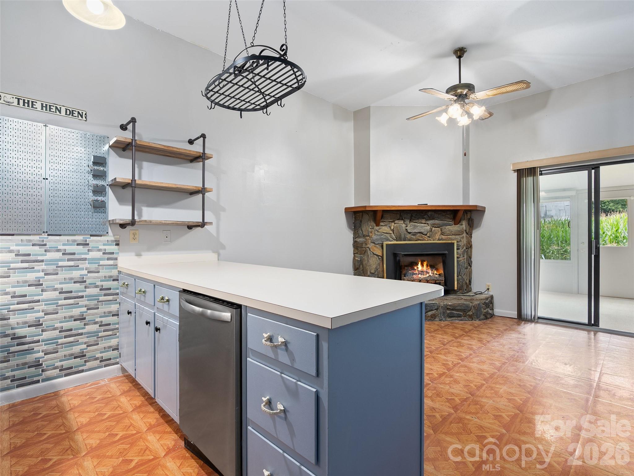 94 Market Street — Maggie Valley
