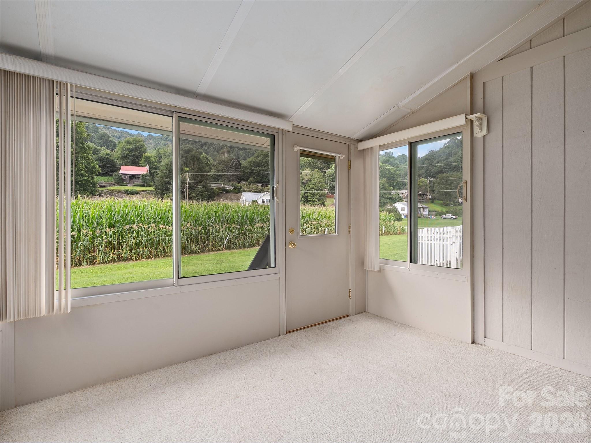 94 Market Street — Maggie Valley