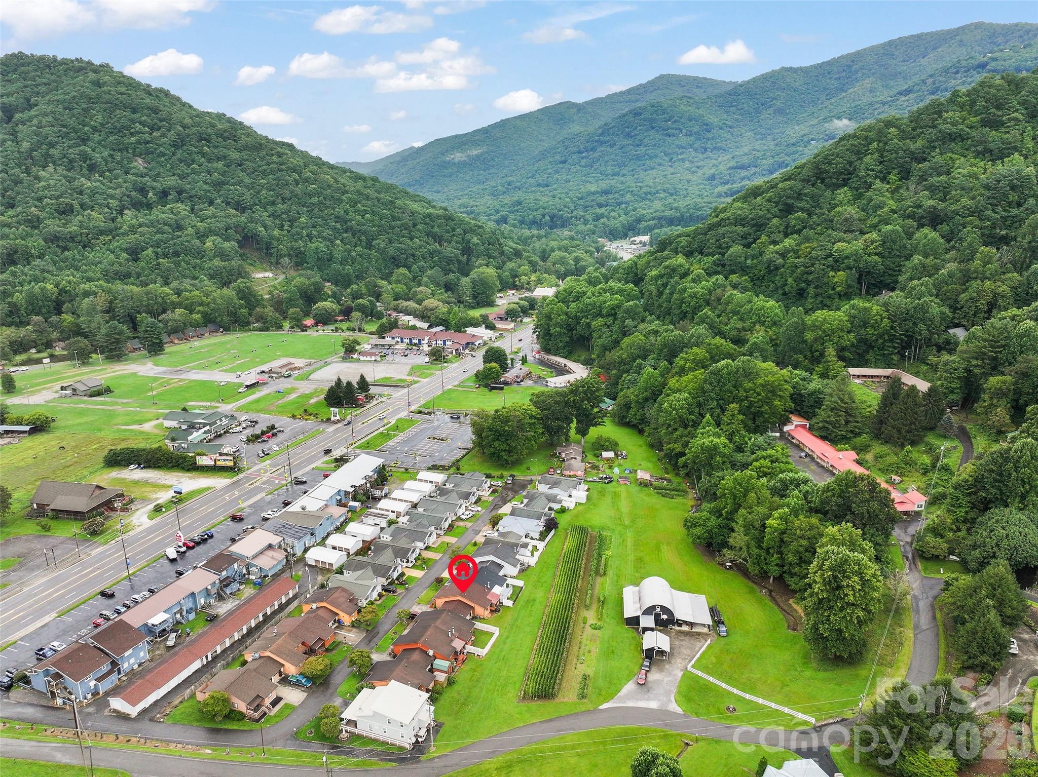 94 Market Street — Maggie Valley
