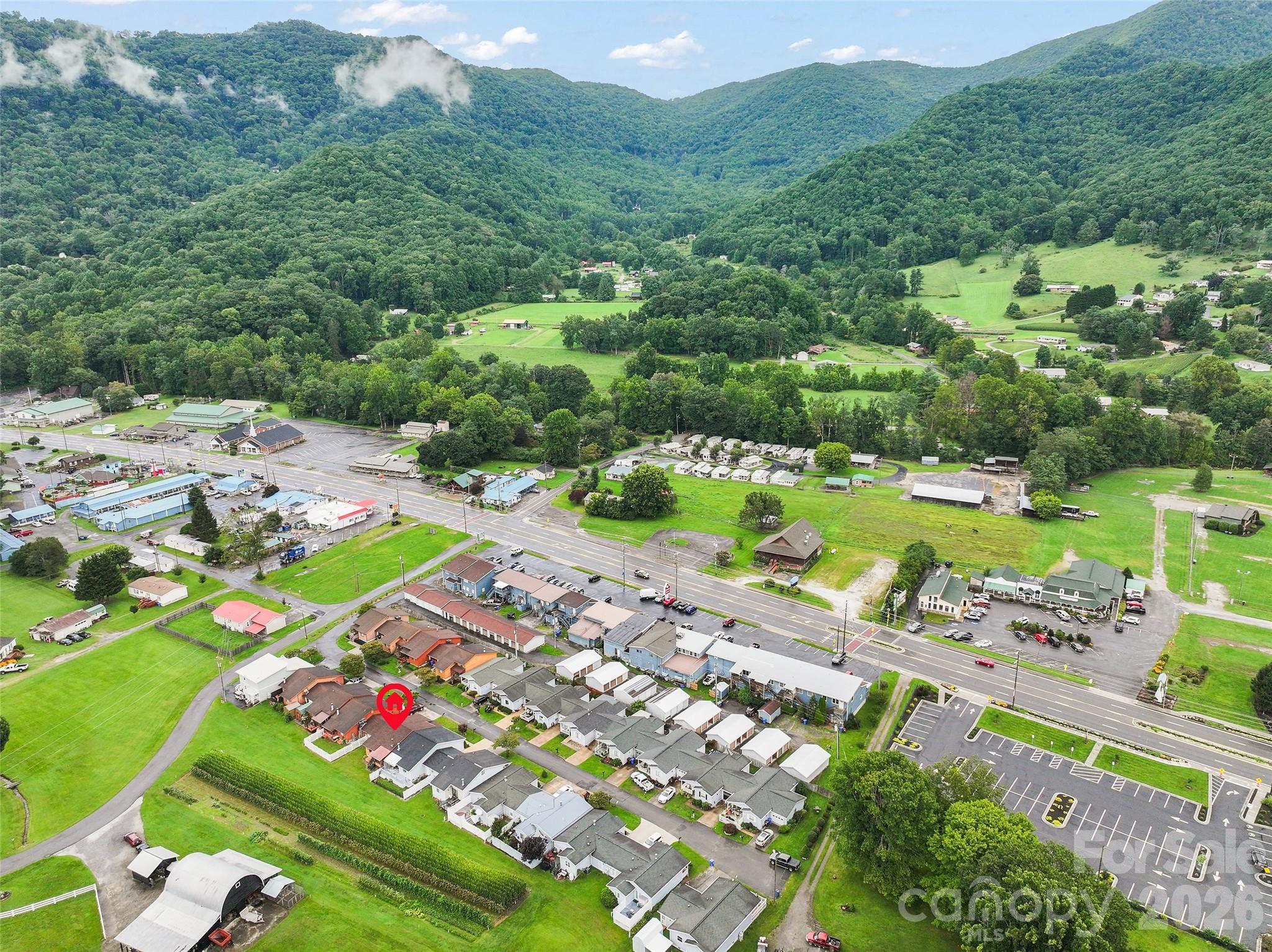 94 Market Street — Maggie Valley