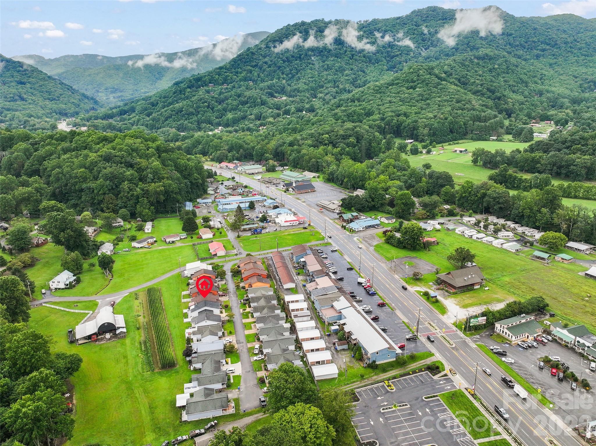 94 Market Street — Maggie Valley