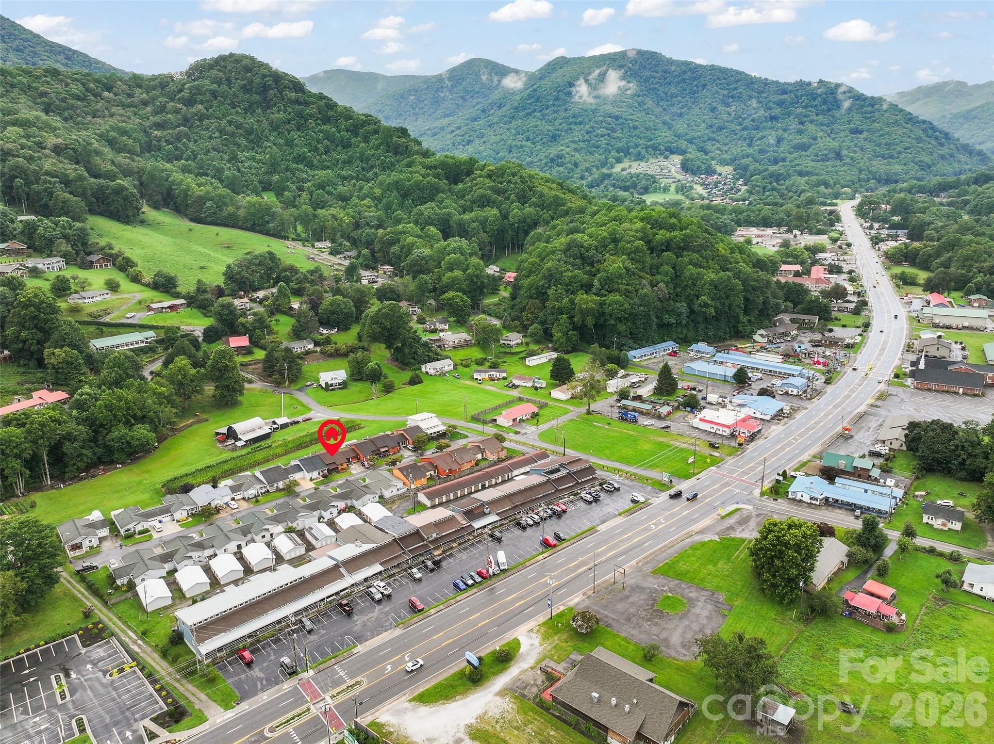 94 Market Street — Maggie Valley