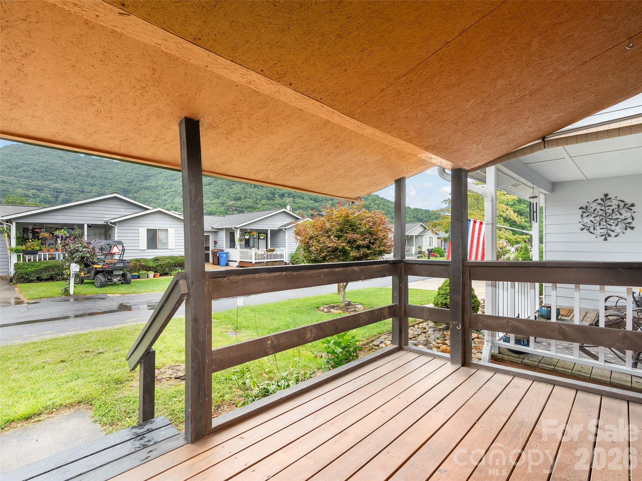94 Market Street — Maggie Valley