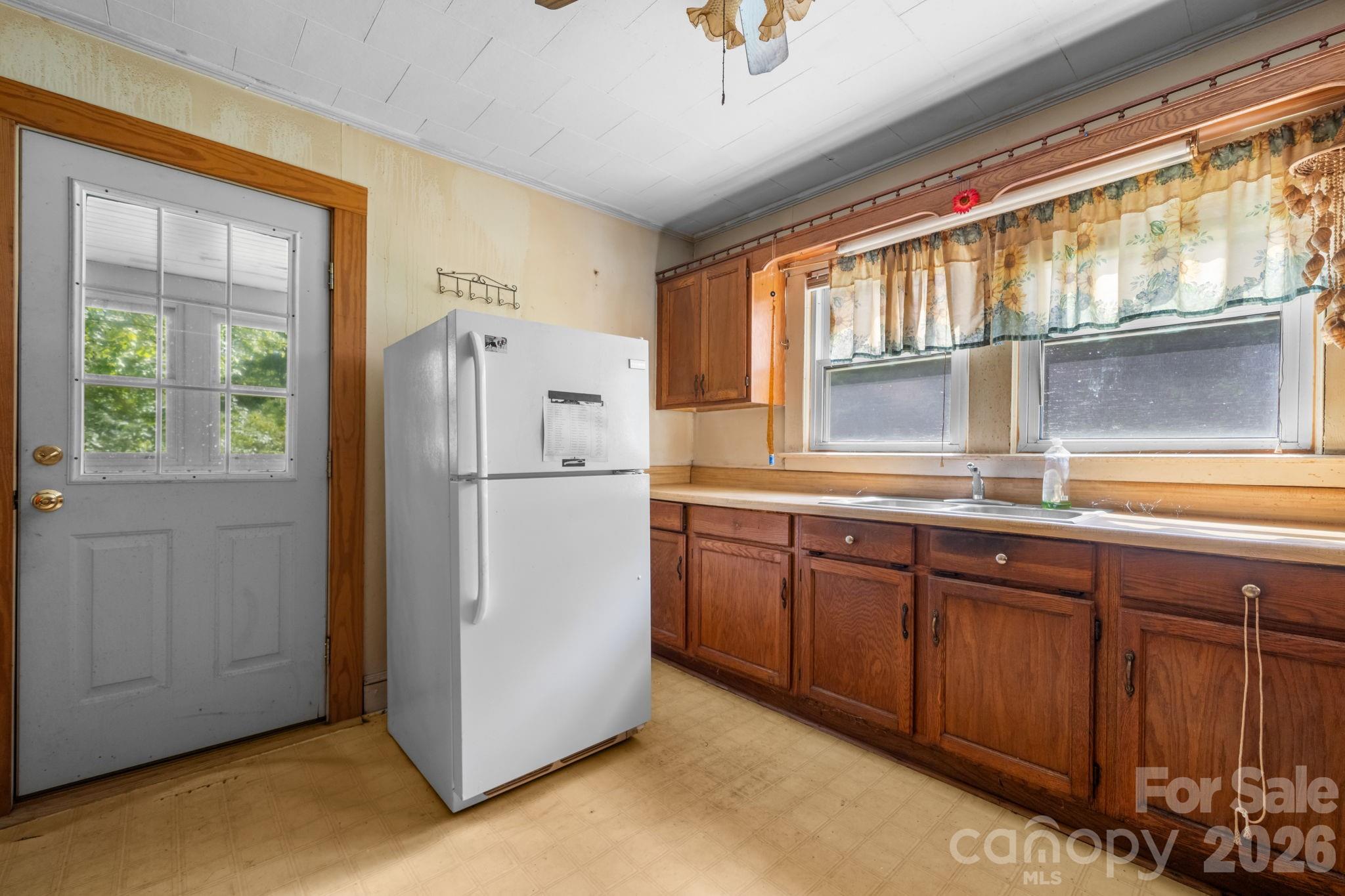 2656 Barrier Loop — Morganton